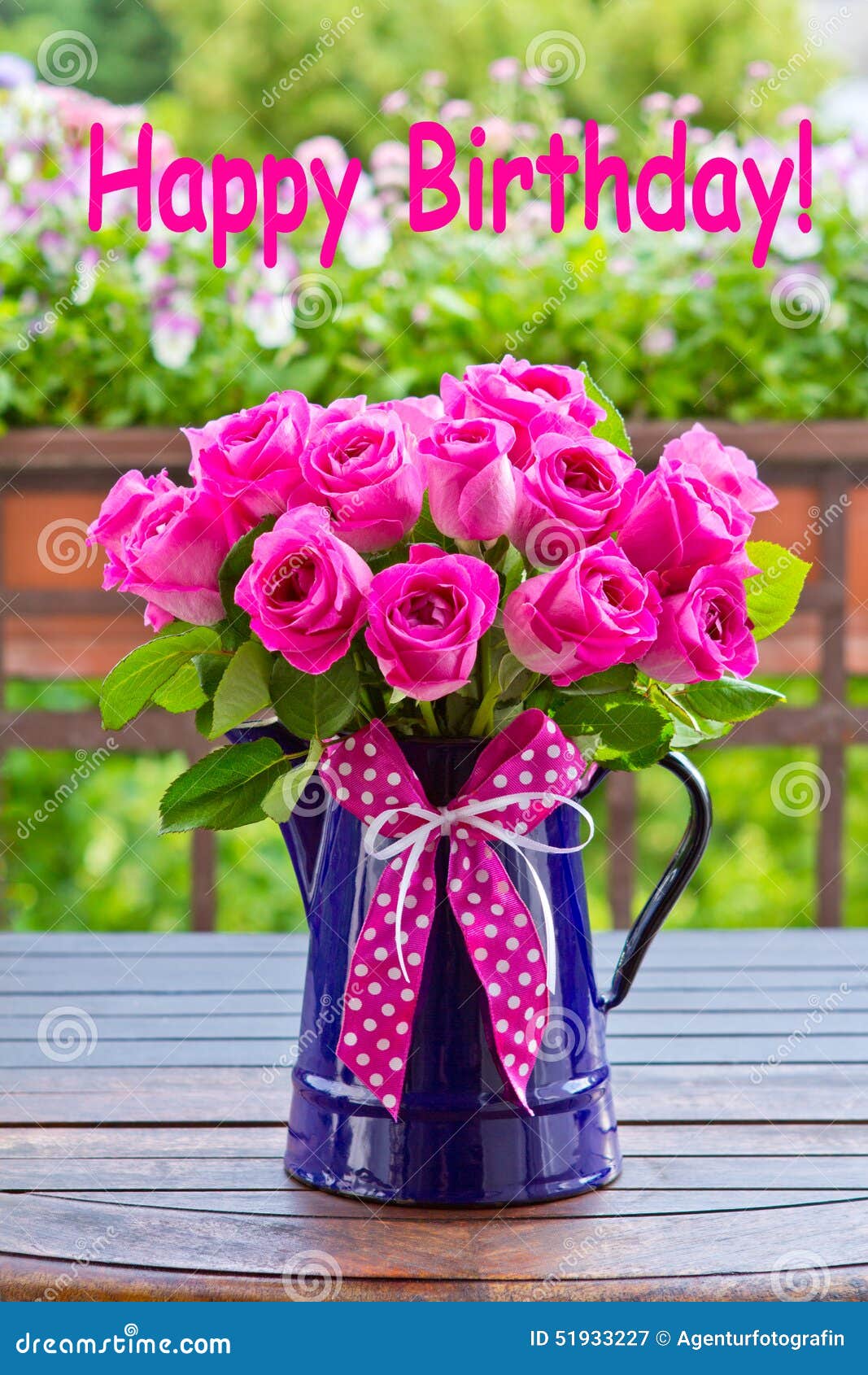 Anniversaire Des Textes De Bouquet De Rose Joyeux Image Stock Image Du Balcon Jardin