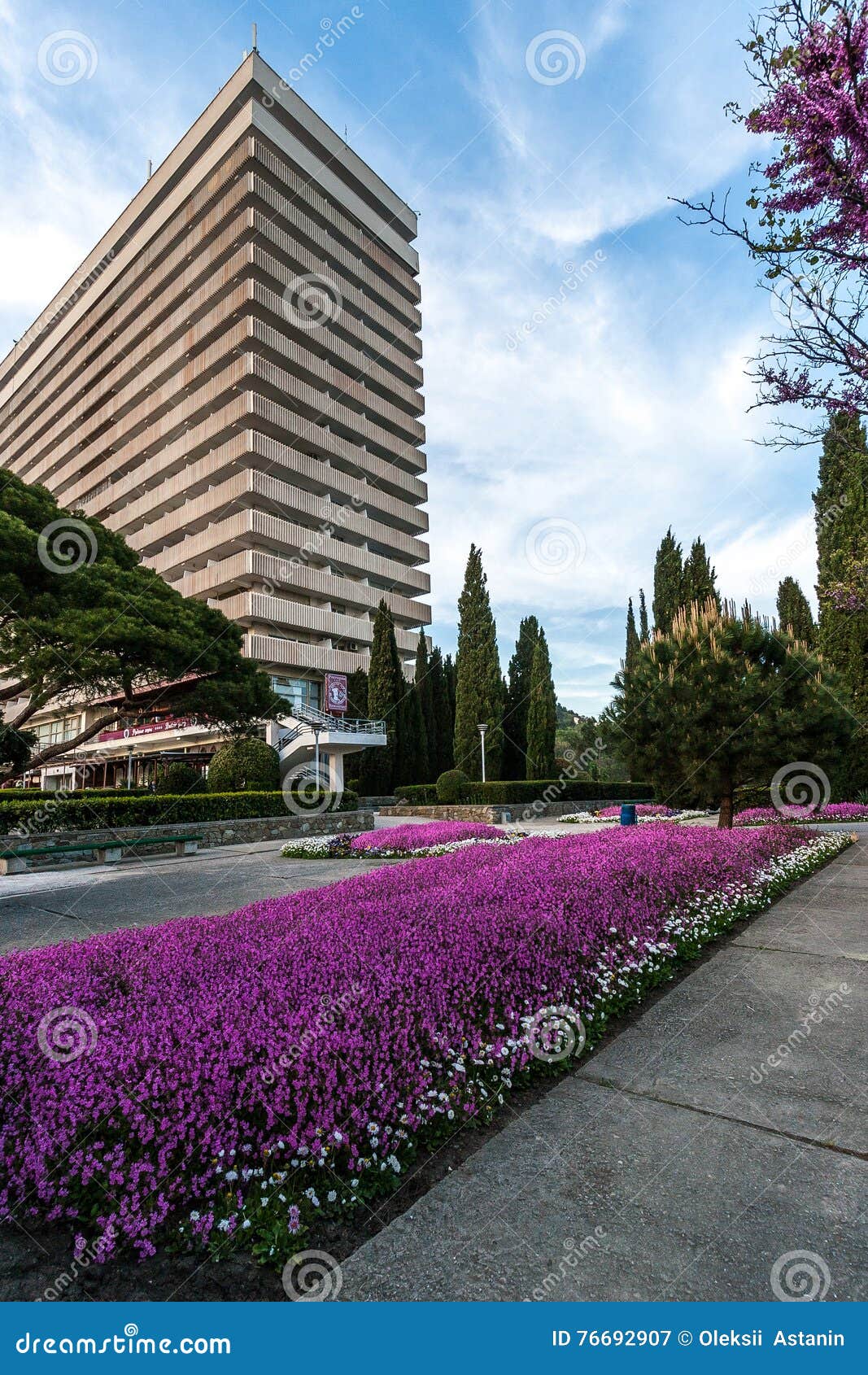 Ansicht Des Hotels Jalta Intourist Redaktionelles Stockfotografie