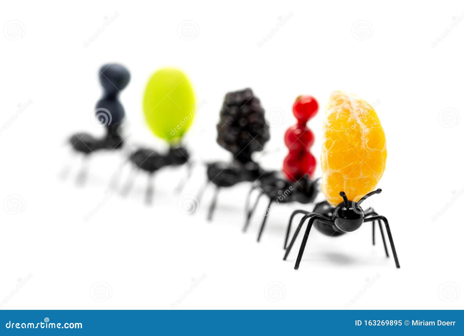 ant figures shipping grocery, concept logistic, trading and global export and import