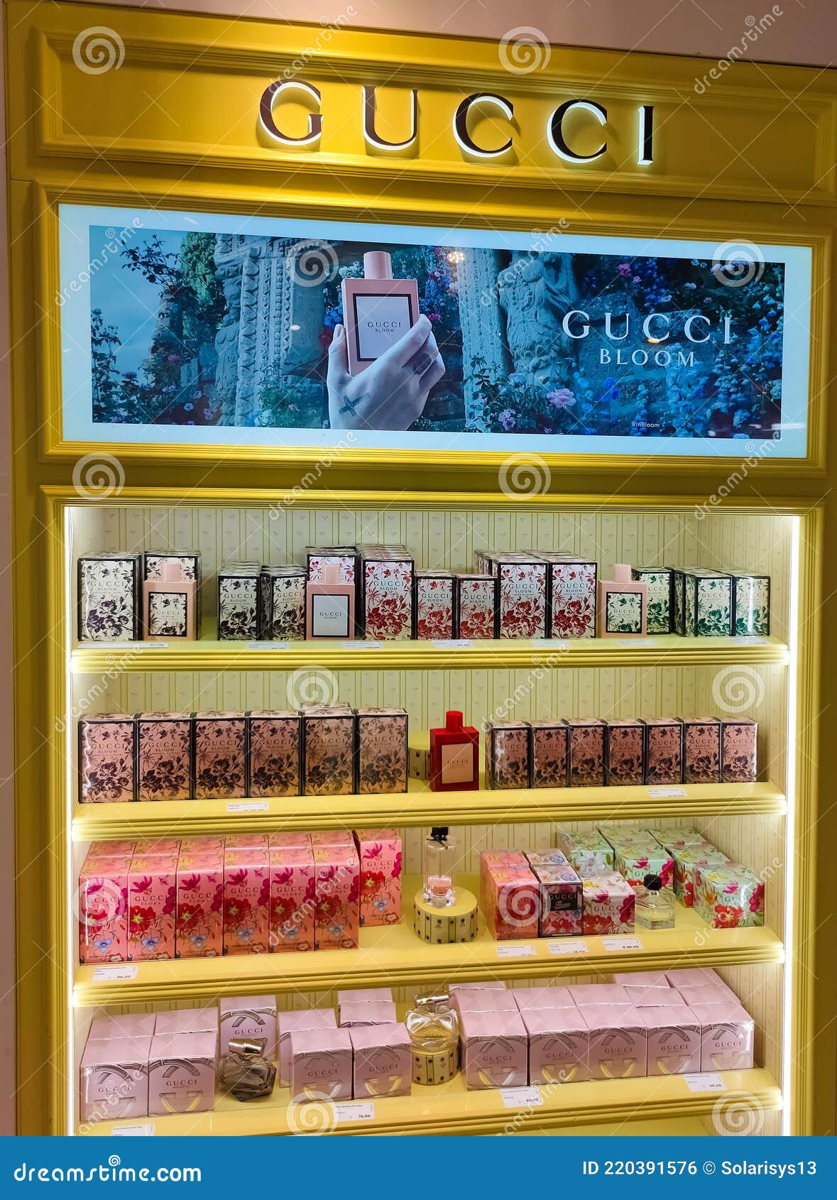 fugl tempo Sæt tabellen op Antalya, Turkey - May 11, 2021: Shop Display of Different Types of Perfume  by Gucci Editorial Photo - Image of romantic, background: 220391576