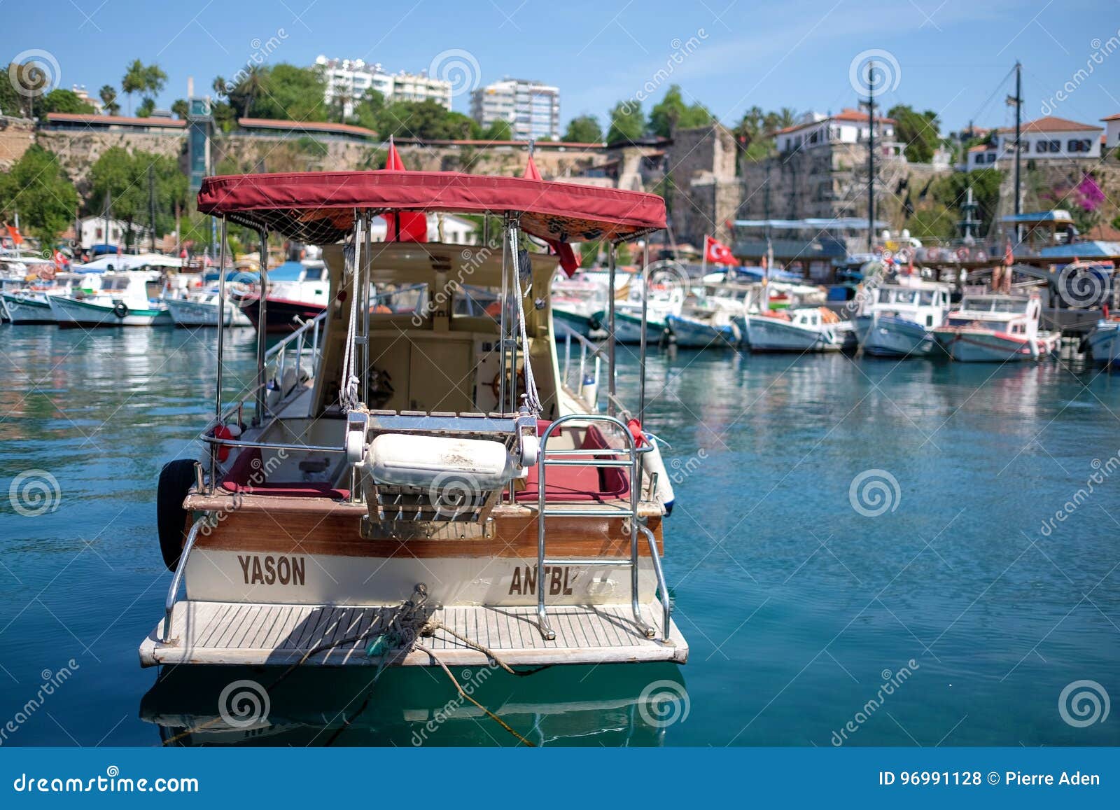 Antalya łódź. Spacer w Antalya Starym mieście