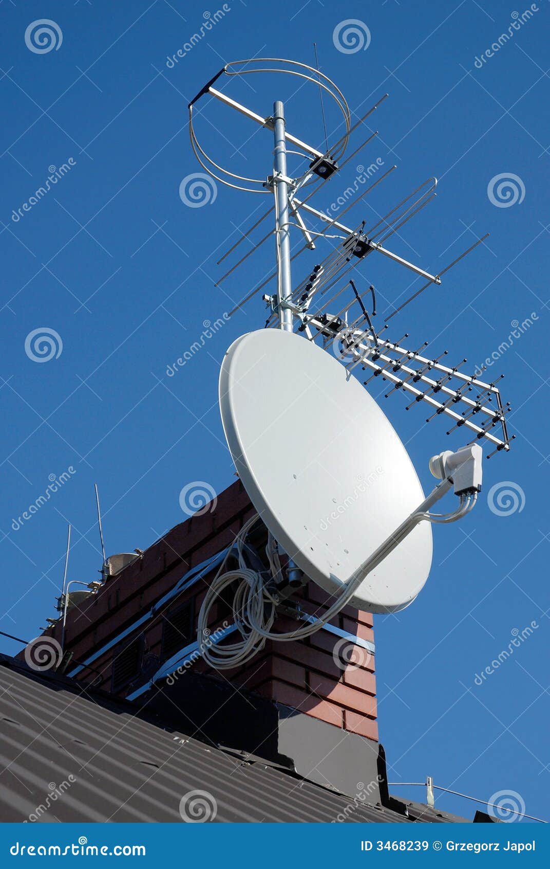 Antenna set on the chimney stock image. Image of cloud 3468239