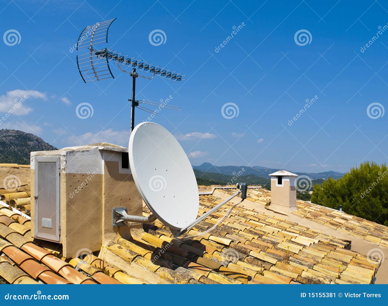 Antenna on a Tile Roof stock image. Image of cloudless 15155381