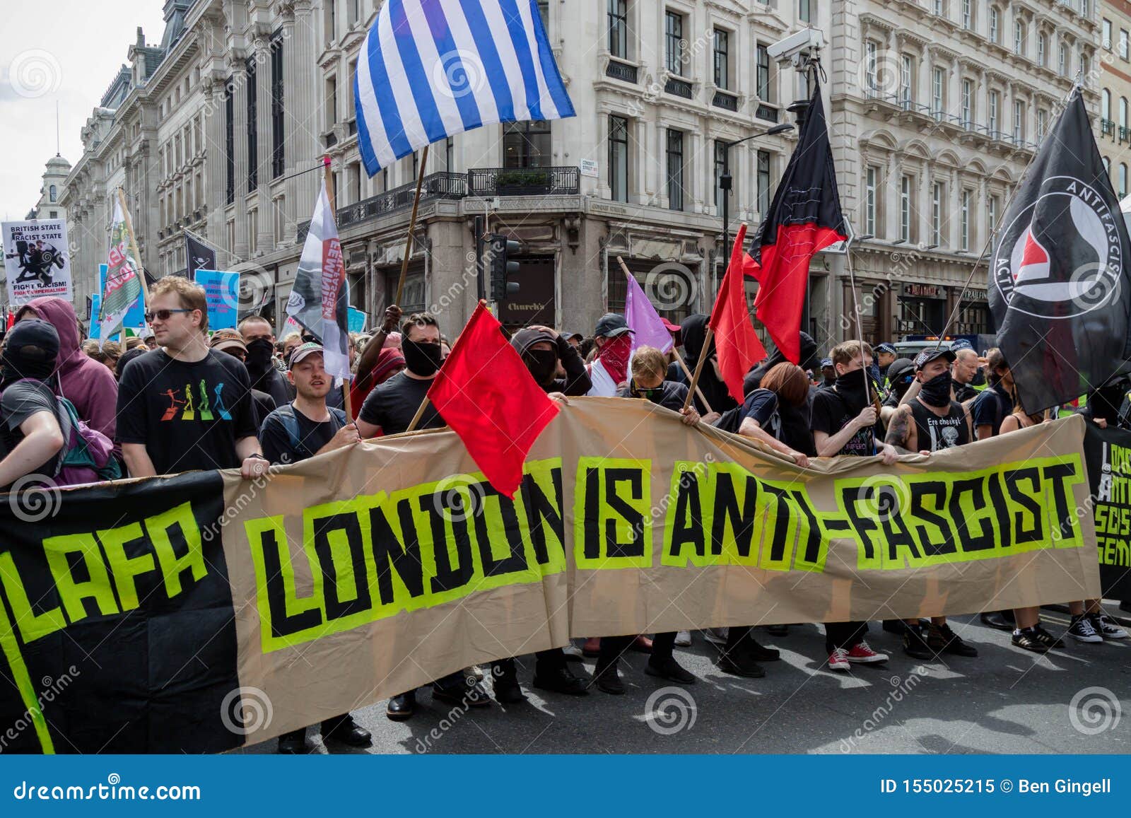Anti protestations fascistes à Londres. Londres, Royaume-Uni, le 3 août 2019 : - les anti démonstrateurs fascistes marchent en opposition à un rassemblement par des défenseurs de l'ancien Chef Tommy Robinson d'EDL