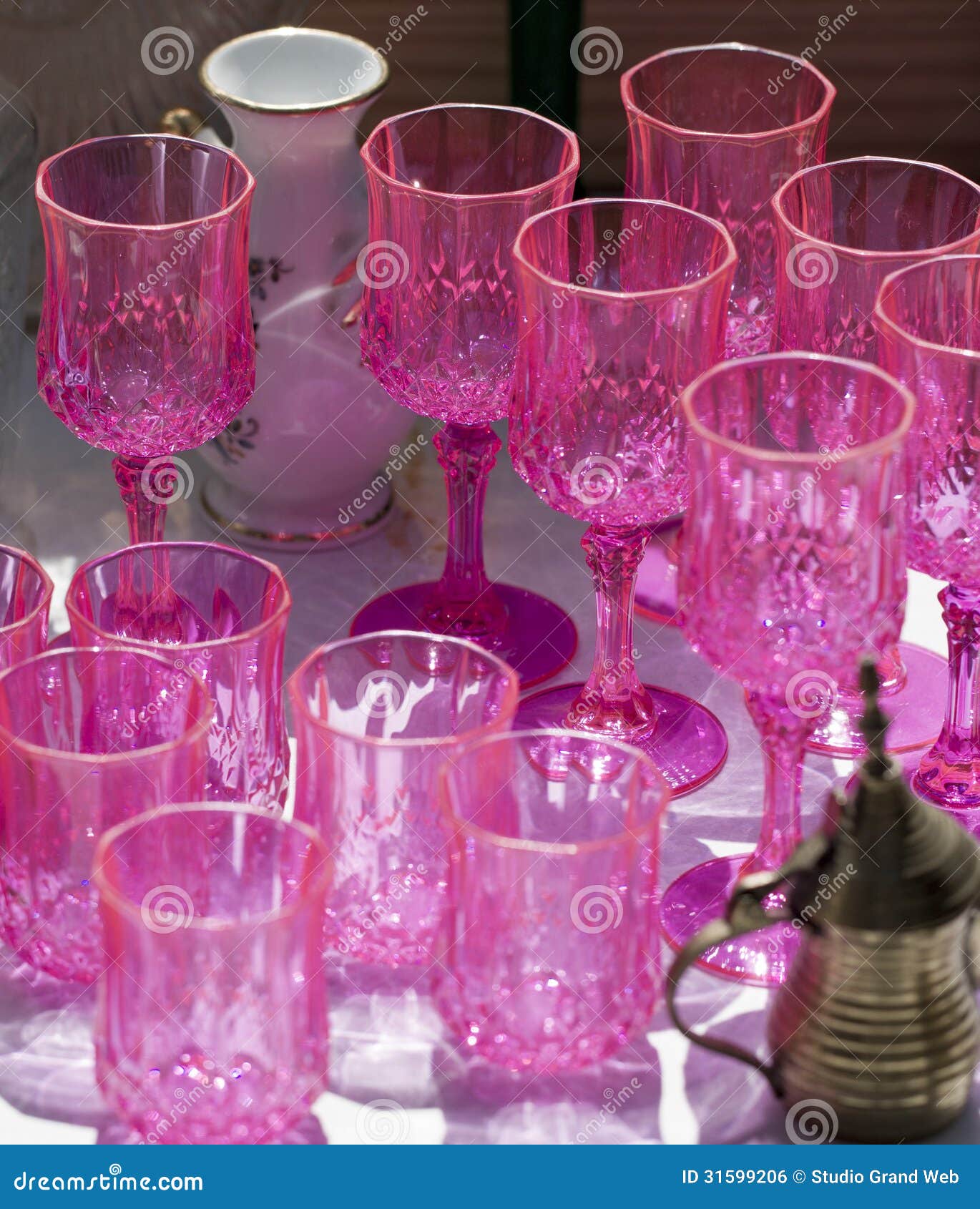 Antieke roze glazen royalty vrije stock afbeelding afbeelding ...