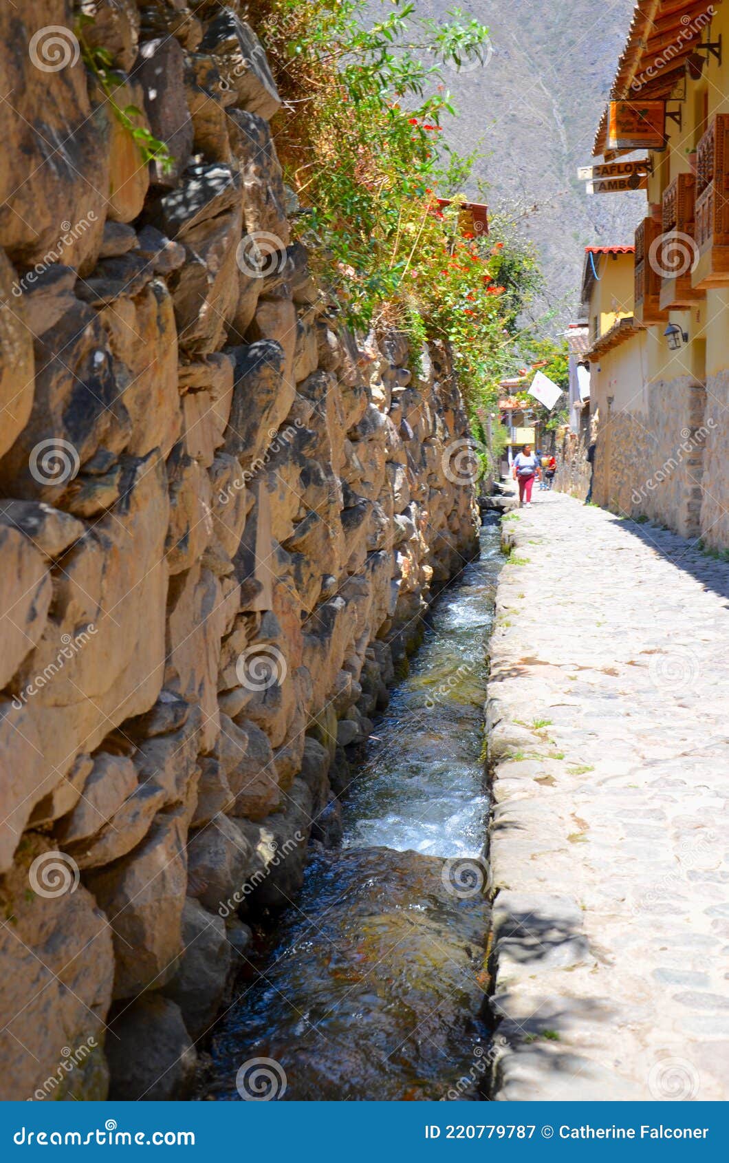 Antigo Sistema Aqueduto Ollantaytambo Peru Imagem de Stock