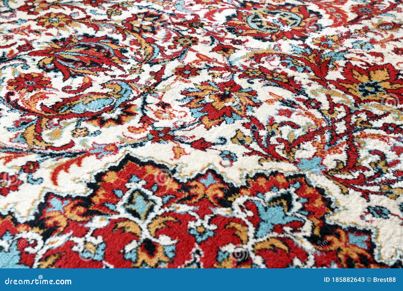 antigua alfombra persa con motivos. vista superior