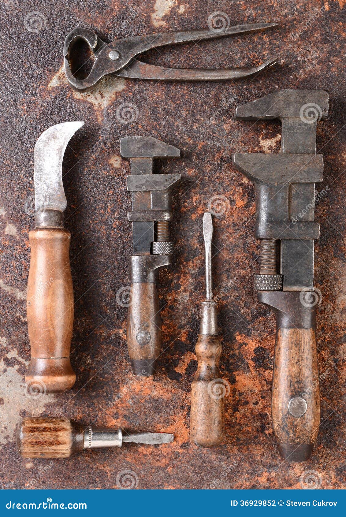 Antike Werkzeuge stockfoto. Bild von metall, rohr, antike - 36929852