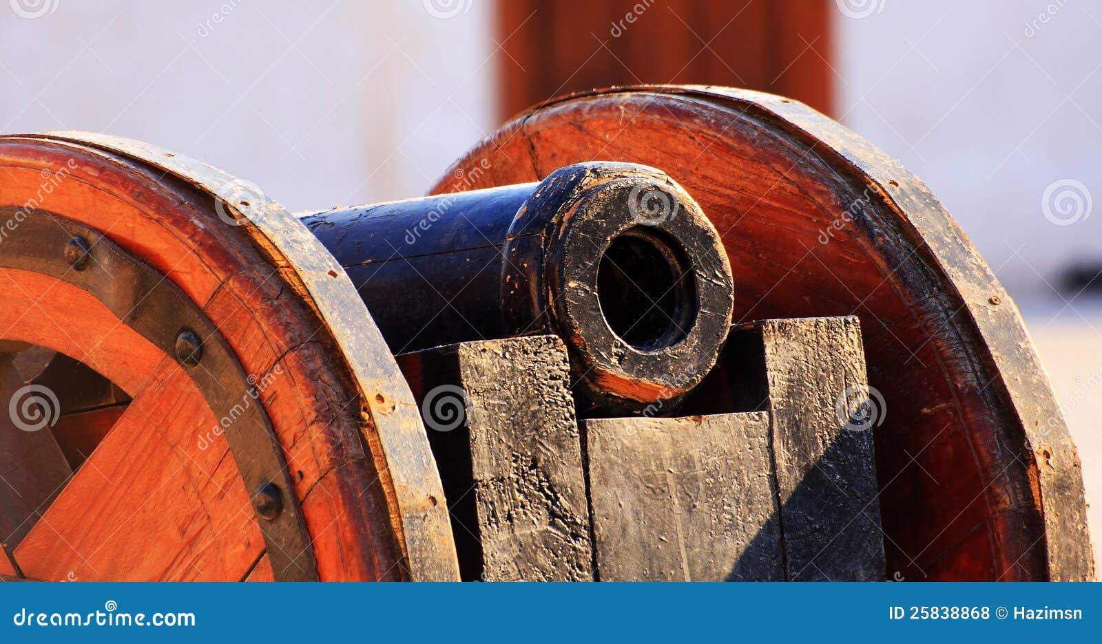 Antique Cannon And Cart Stock Photo 25838868