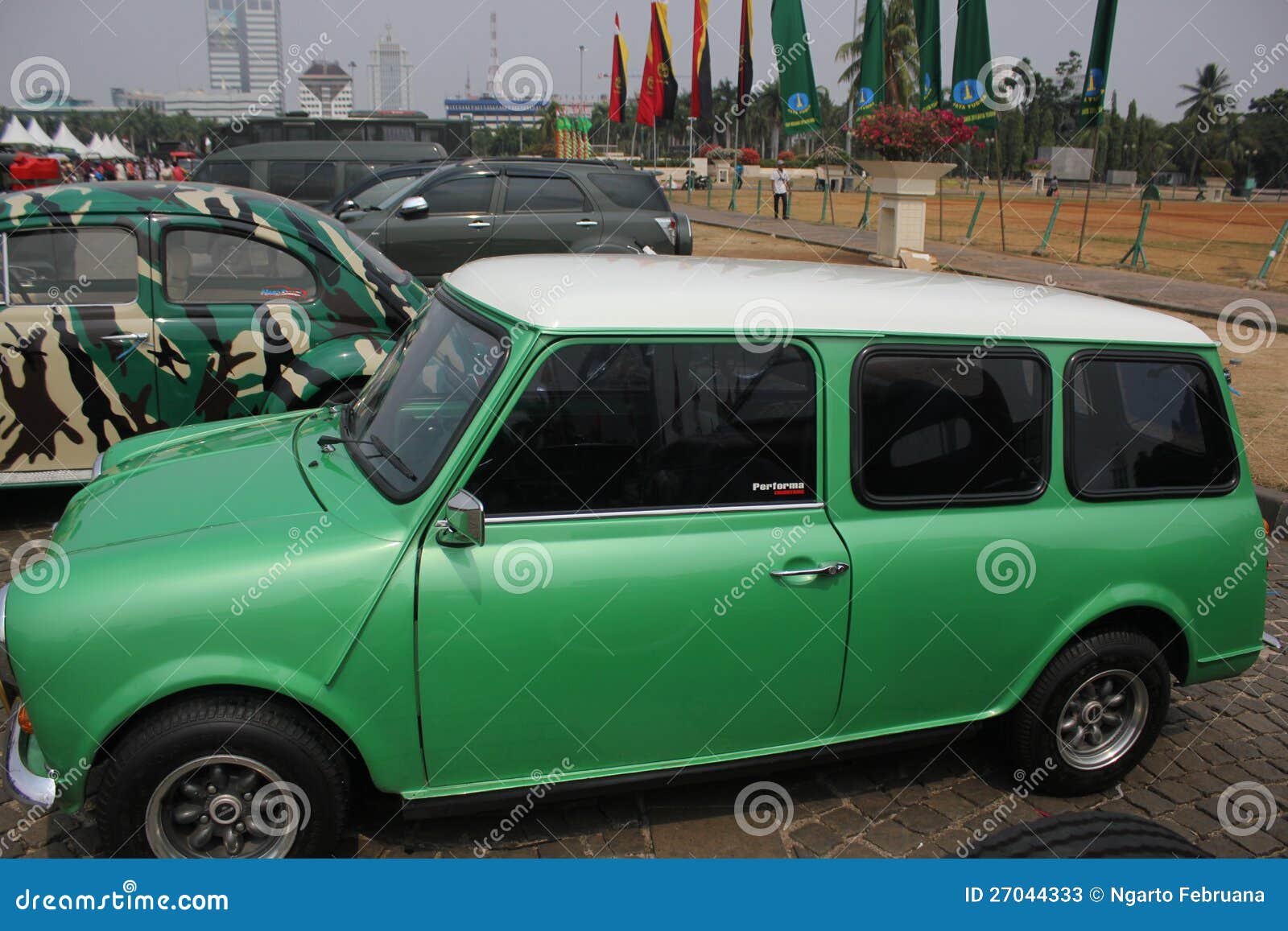 Antique Car editorial stock photo. Image of mini, wheel - 27044333