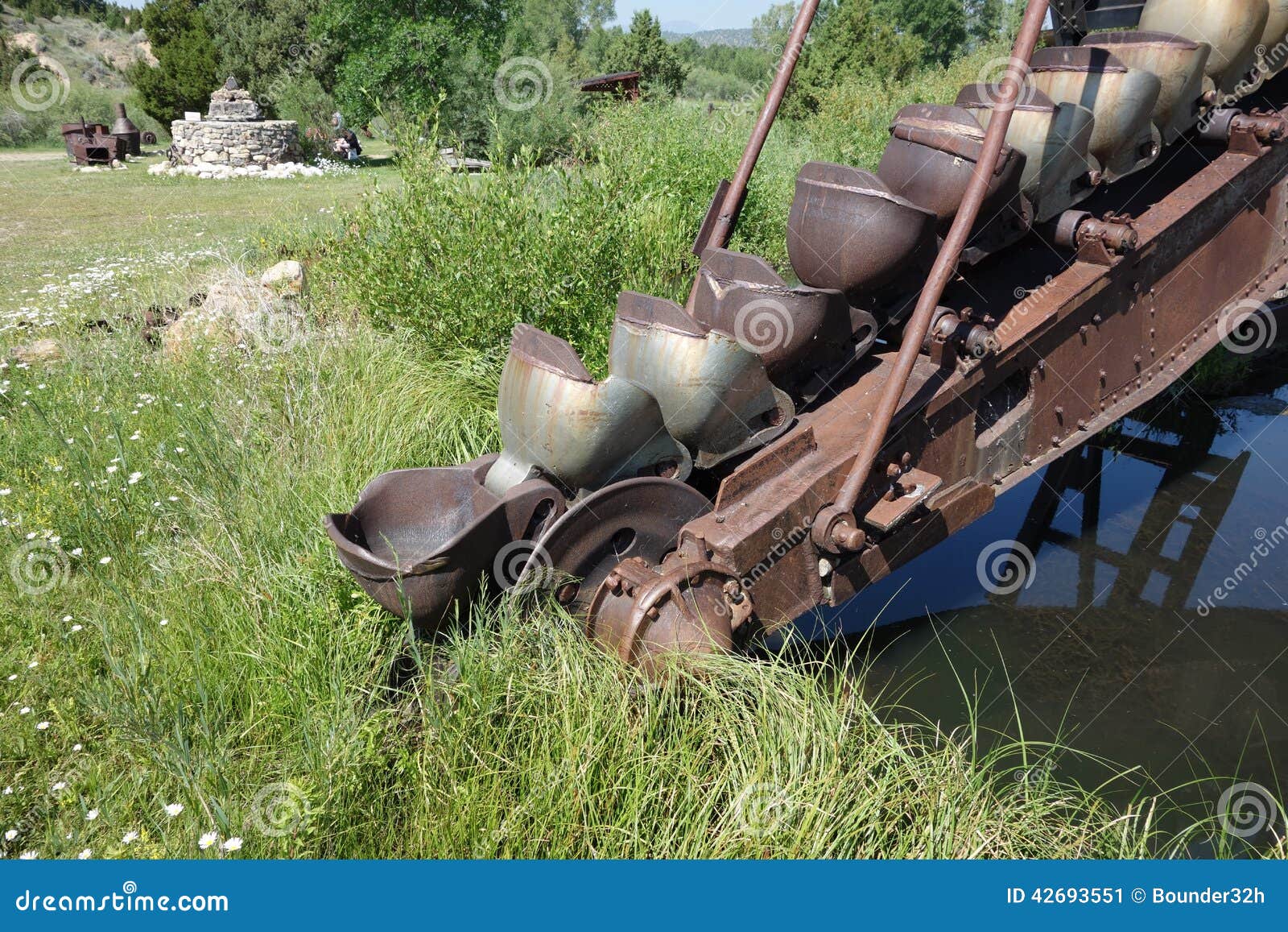 vecchi mezzi minerari Antique-mining-tool-outdoor-museum-old-piece-equipment-used-miners-goldrush-nevada-city-idaho-42693551