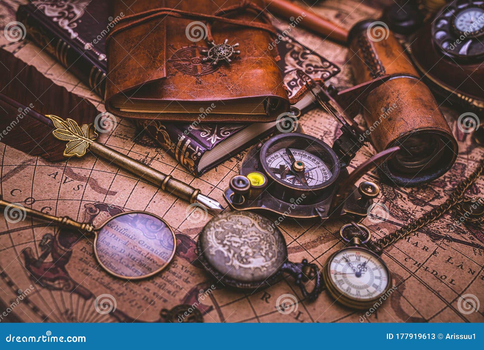 Details about   Antique vintage brass 2" compass nautical maritime locket compass & leather case 