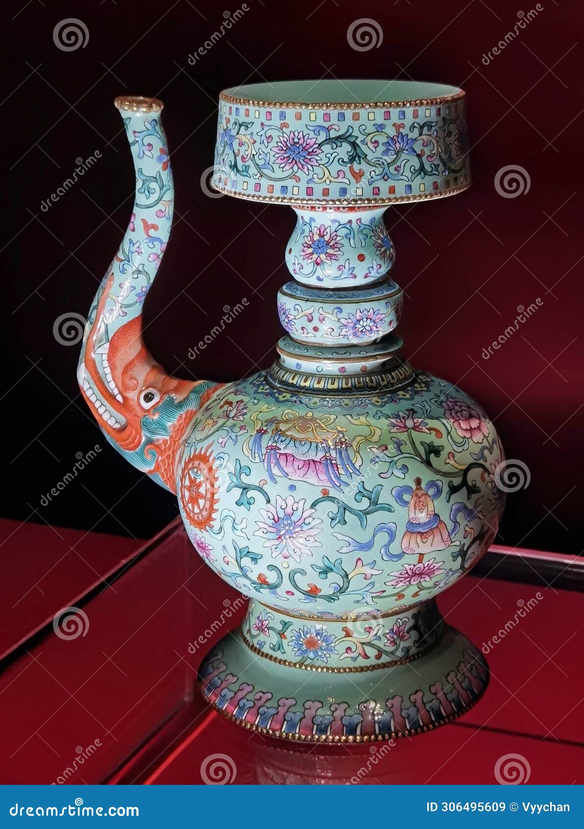 antique qing dynasty jiaqing reign green glass vase vaso de vidro verde em forma de casco de cavalo tashi lhumpo monastery