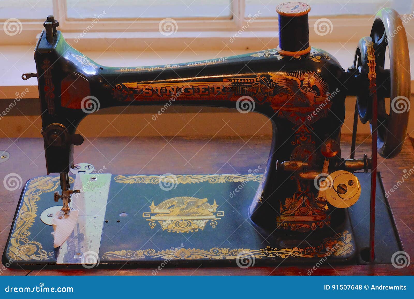 Antique Singer Egyptian Golden Sphinx Model 15 66 Sewing Machine C 1908