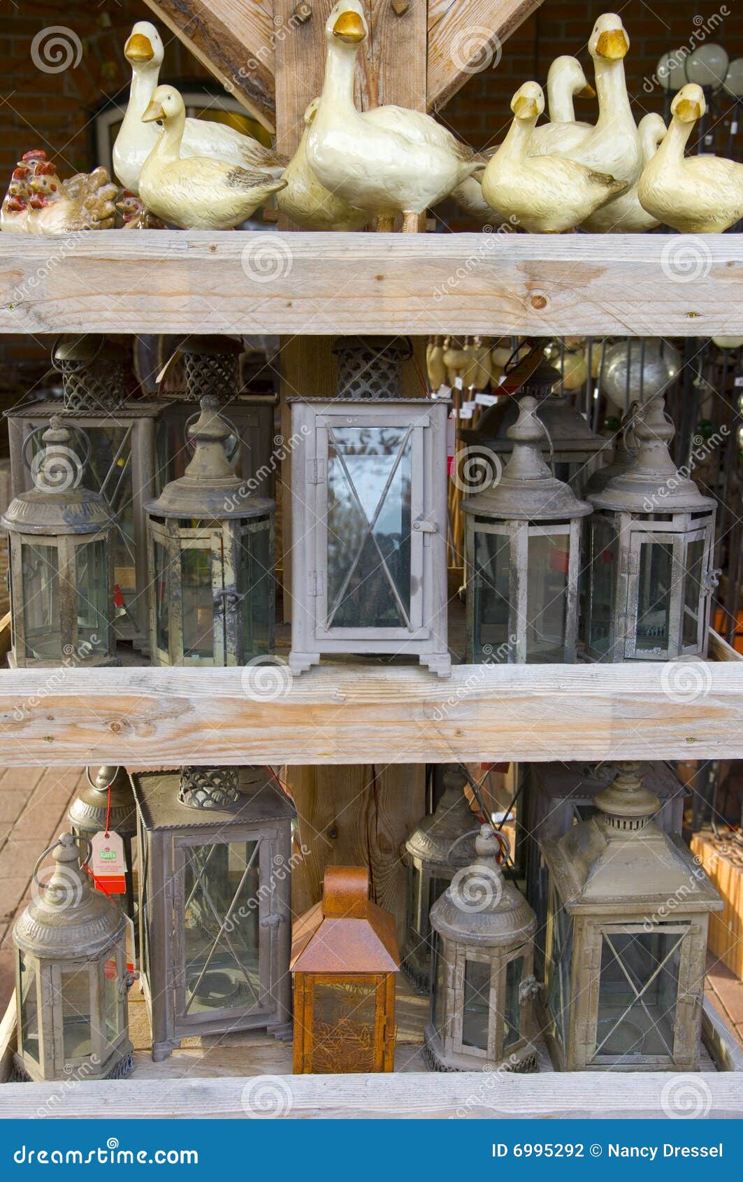 https://thumbs.dreamstime.com/z/antique-stuff-6995292.jpg