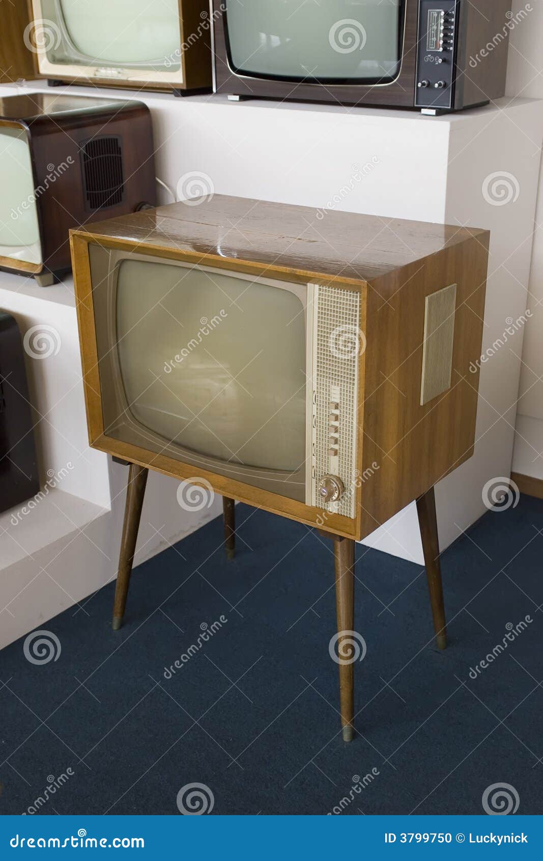 Antique tv shop stock photo. Image of early, cutout, entertainment