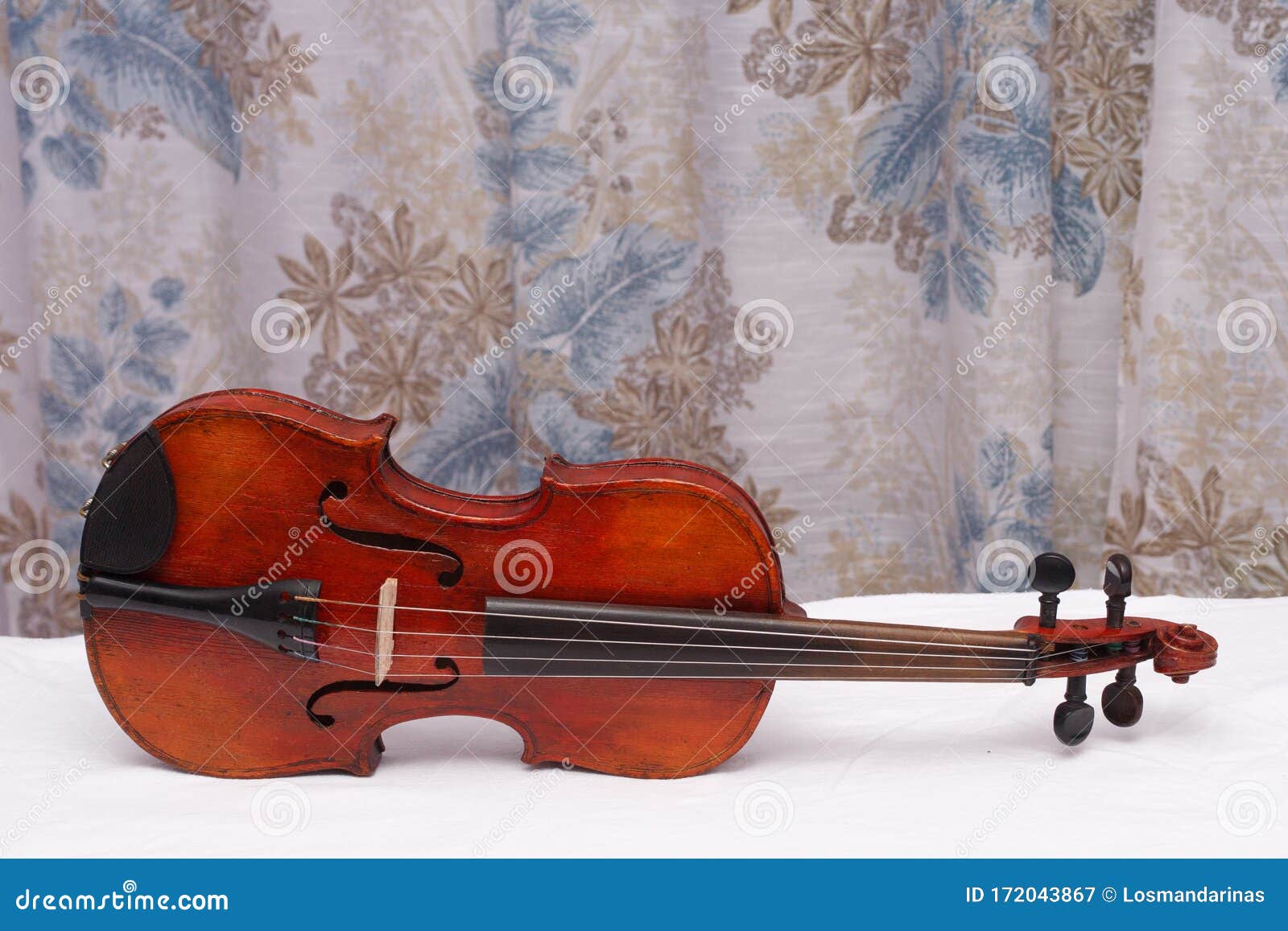 Antique Violin for Restoration Stock Image Image of restore, tablen
