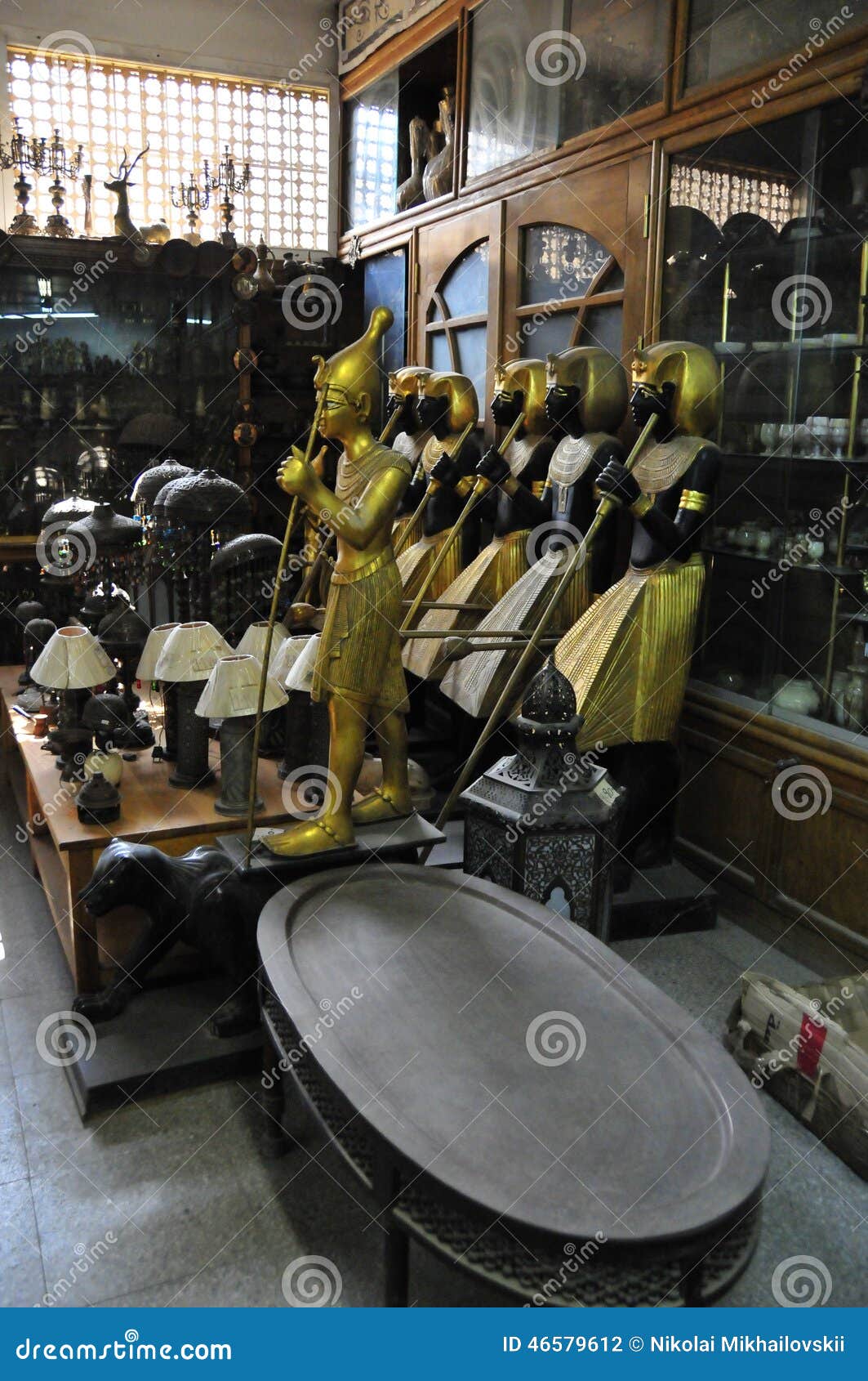 Antiques store editorial photography. Image of purchases 46579612