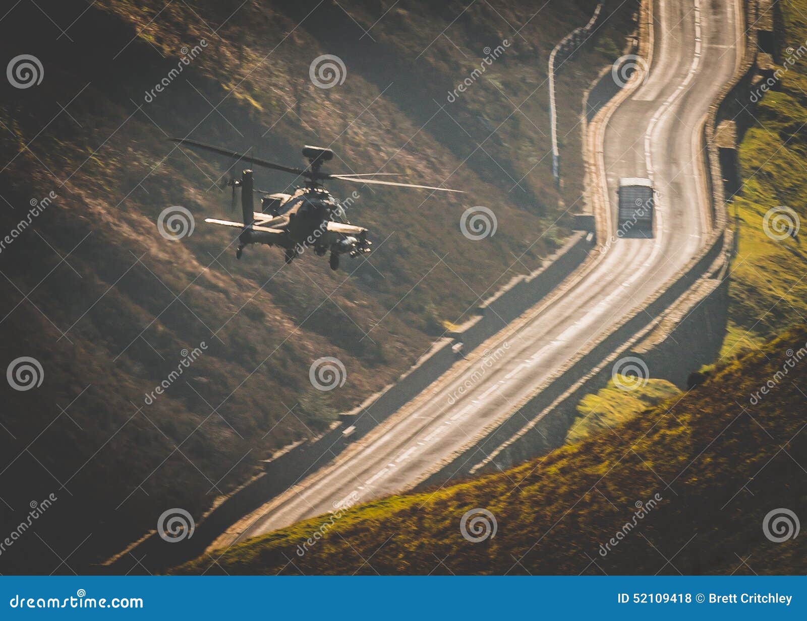 apache helicopter flying