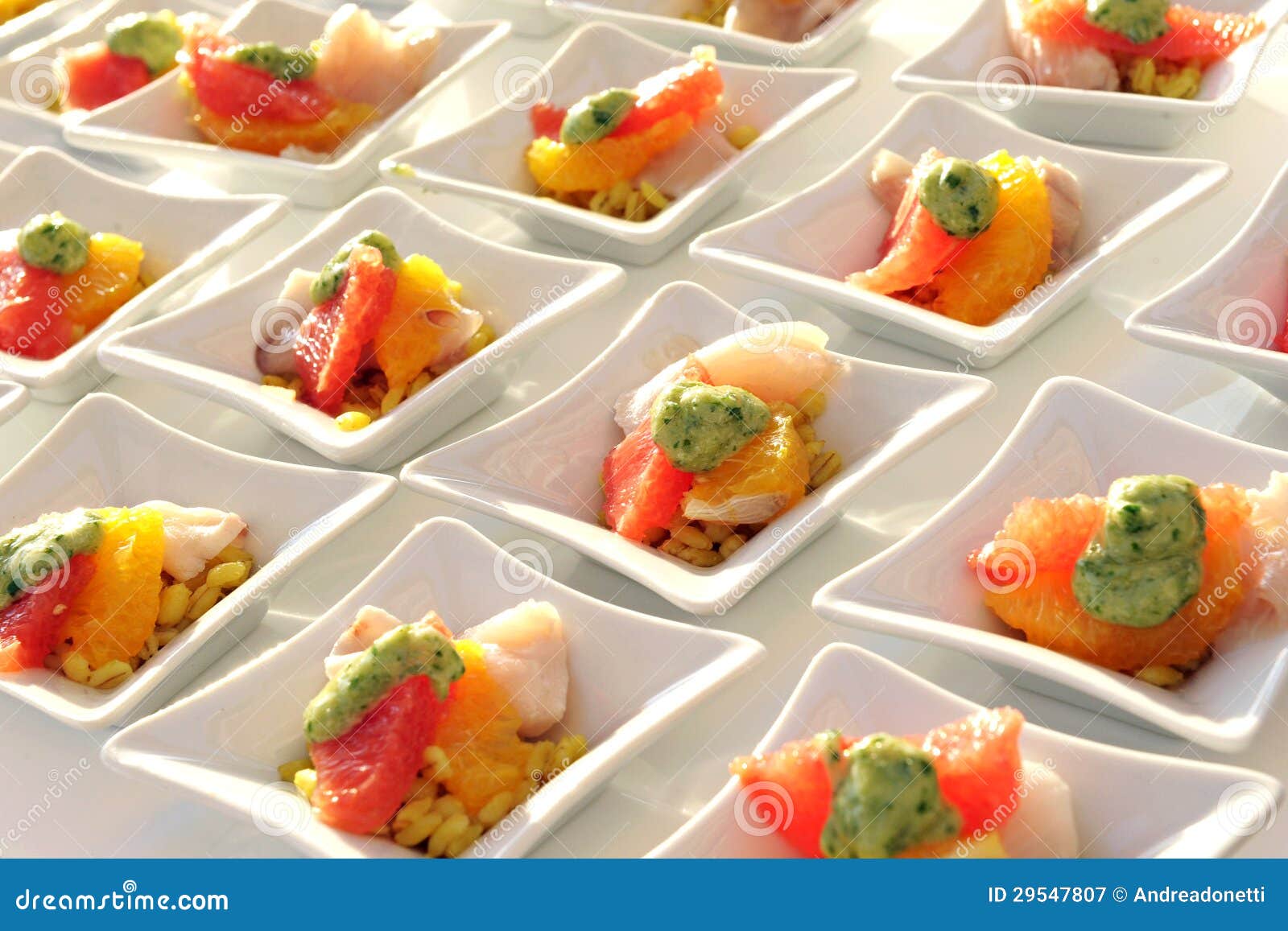 Aperitivi per un banchetto immagine stock. Immagine di visualizzazione