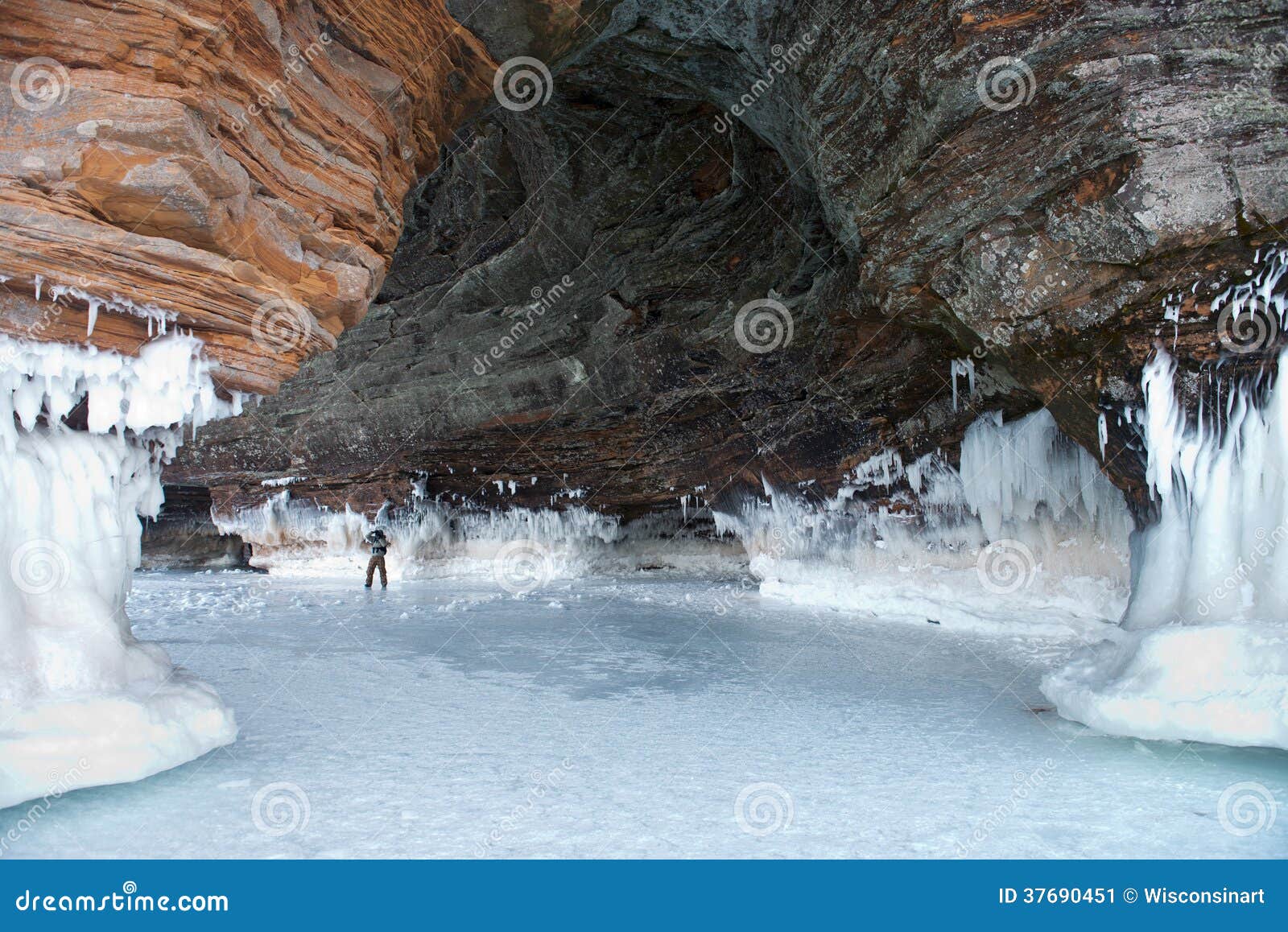 apostle islands ice caves, winter season