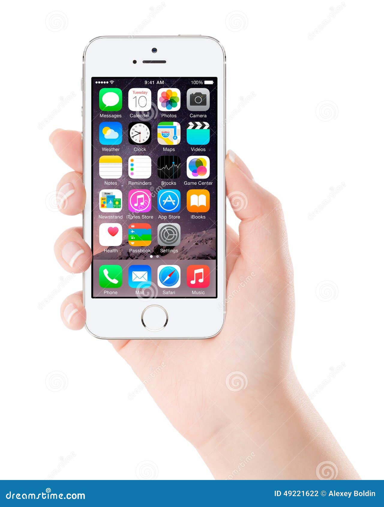 Apple Argentent L Iphone 5s Montrant Ios 8 Dans La Main Femelle Concue Photographie Editorial Image Du Appli Interface
