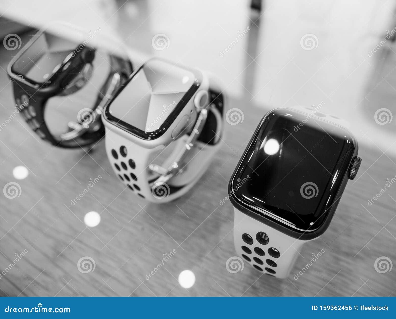 apple watch nike white