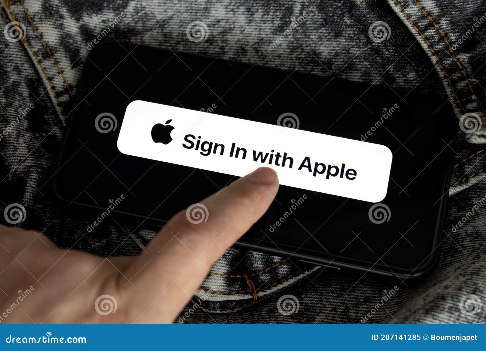 Apple Id Logo On Iphone 11 Screen With Black And White Denim Background And Young Woman S Hand Editorial Image Image Of Illustrative Icon