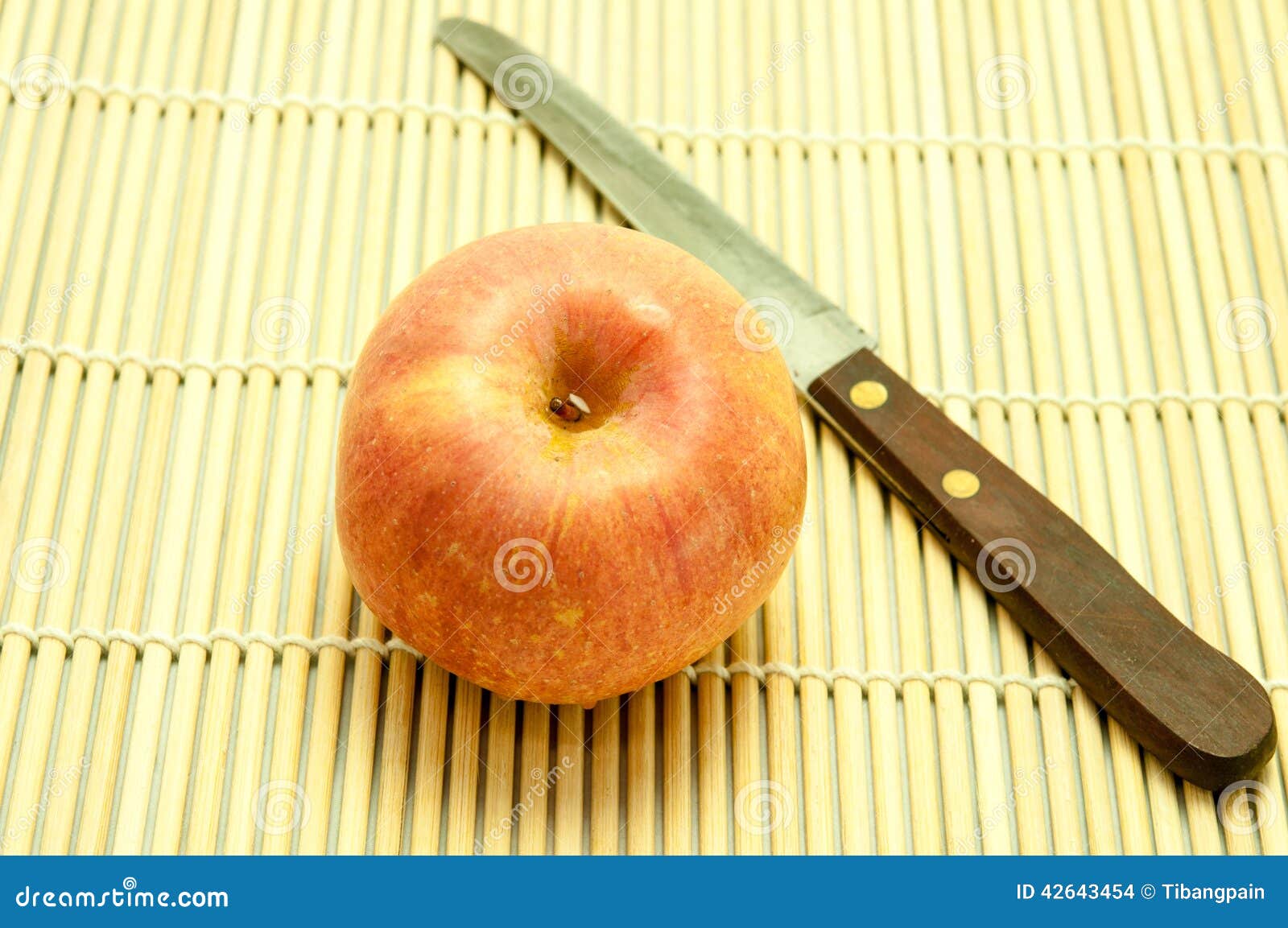 intan paramaditha apple and knife intan paramaditha apple and knife