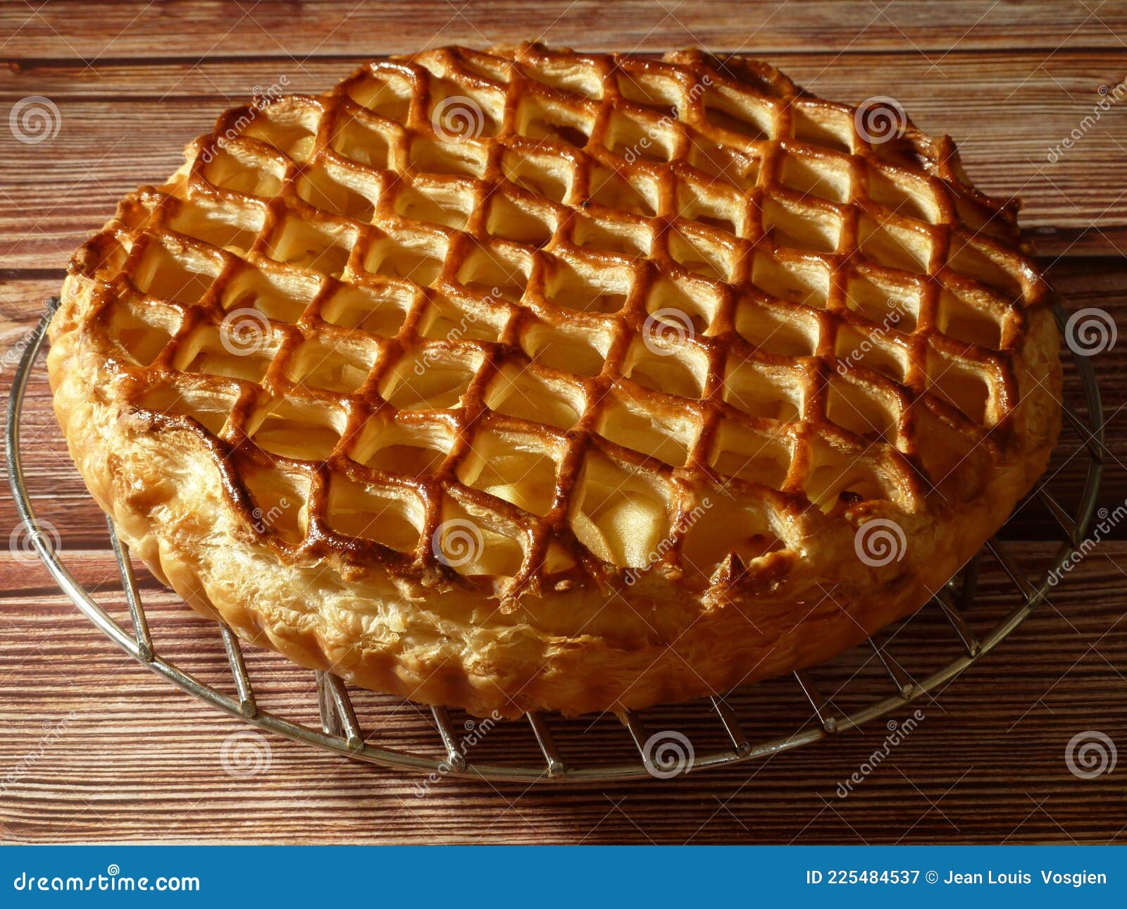 An Apple Pie Decorated with Lace Puff Pastry Stock Image - Image of  vegetarian, apple: 225484537, image size:1600x1290