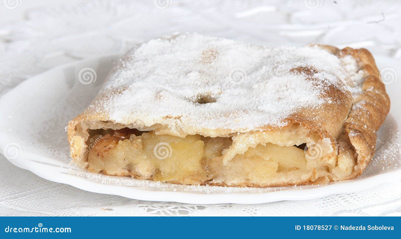 Apple pie (vienna strudel) stock image. Image of food 18078527