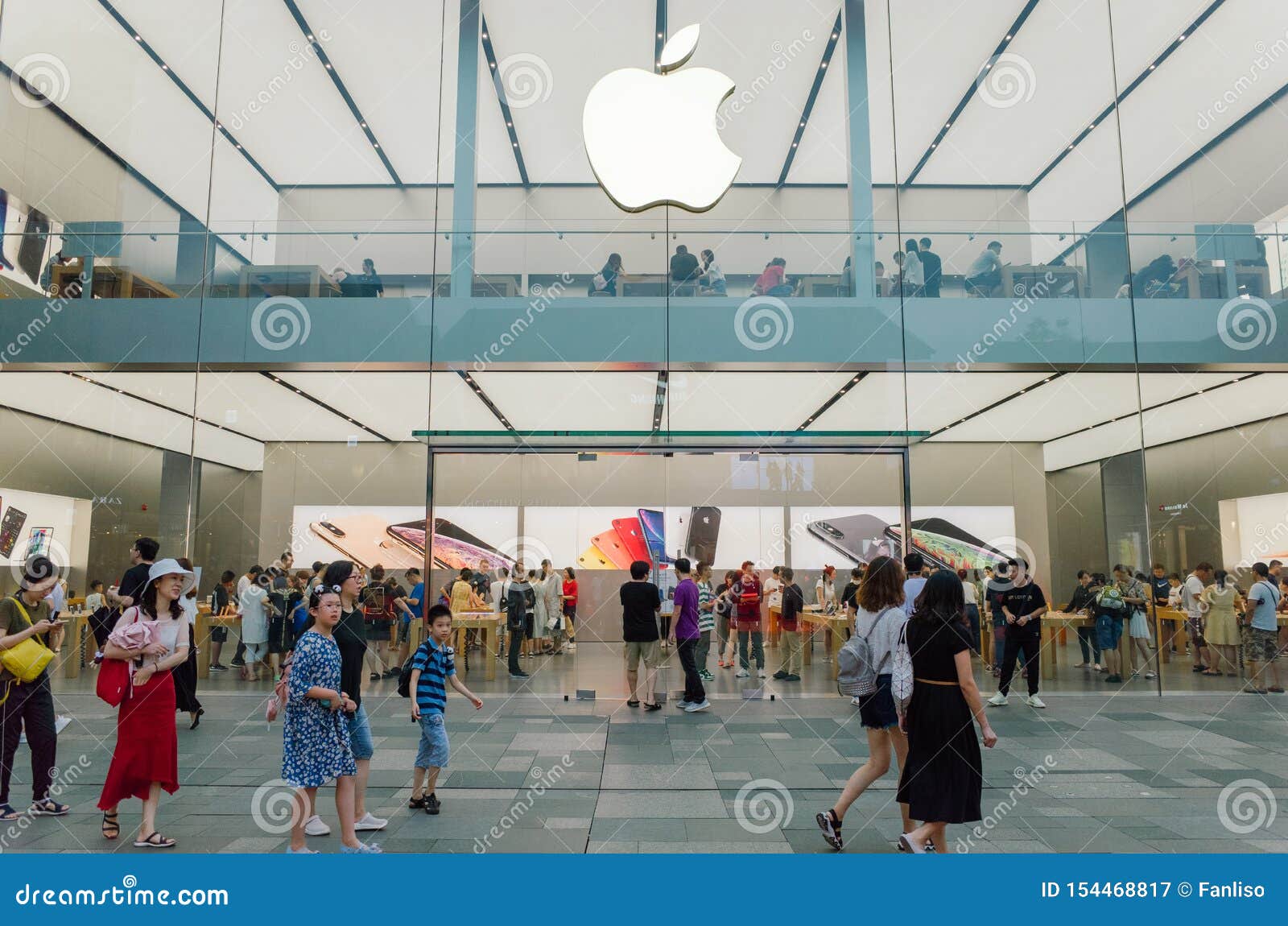 Taikoo Li Chengdu Apple Store, Chengdu, Sichuan Province, China Stock Photo  - Alamy