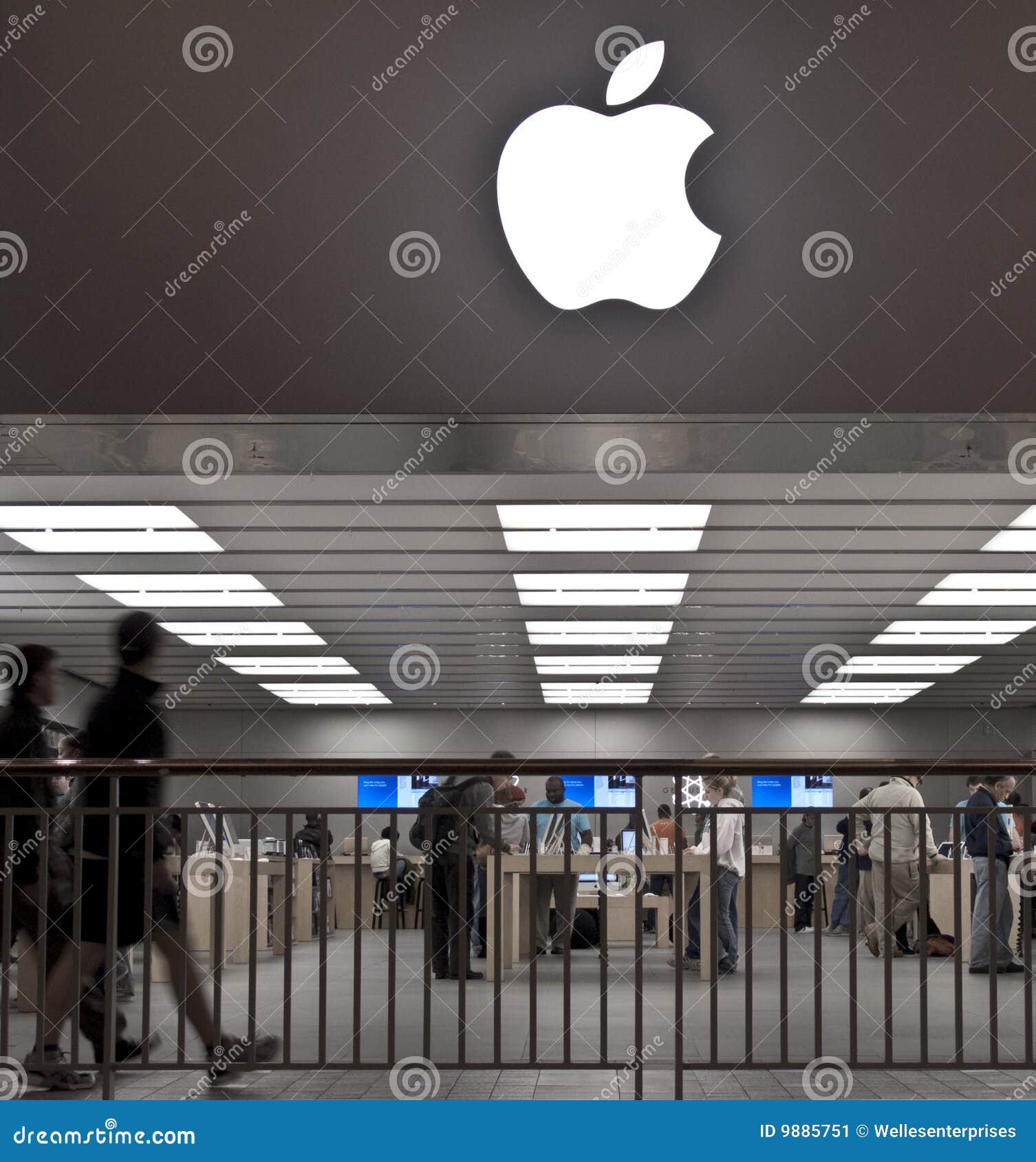 Apple Store editorial photo. Image of wireless, mall, computer - 9885751