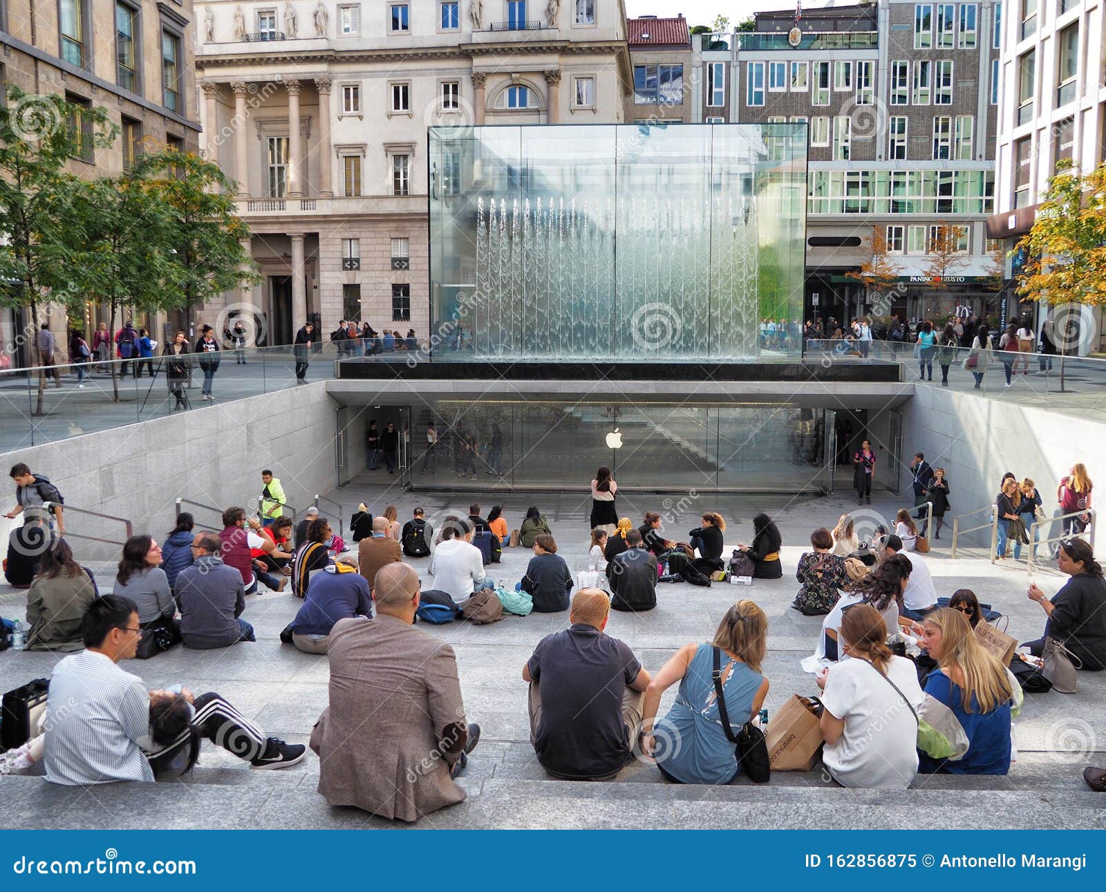 Apple Store Glass Box Entrance in Liberty Square Editorial Image - Image of  milan, glass: 162856875