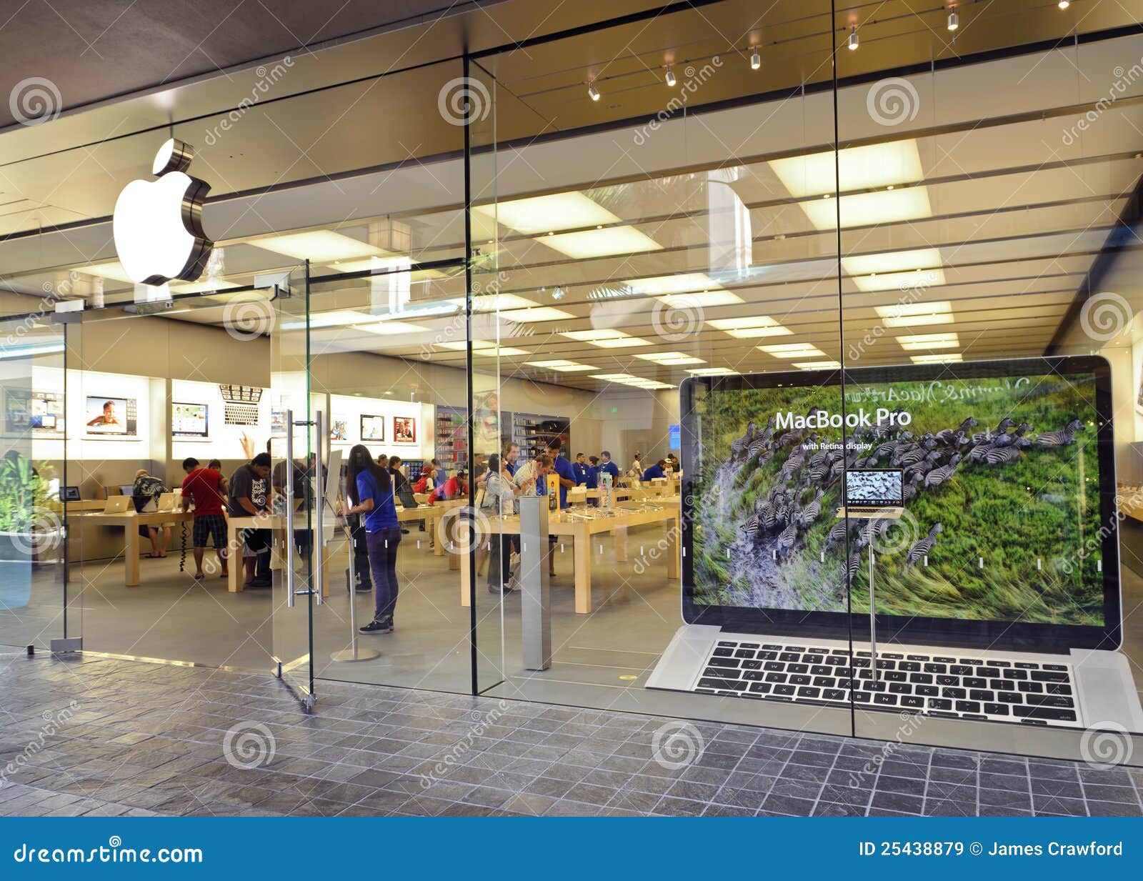 Apple store, Honolulu editorial stock image. Image of store 25438879