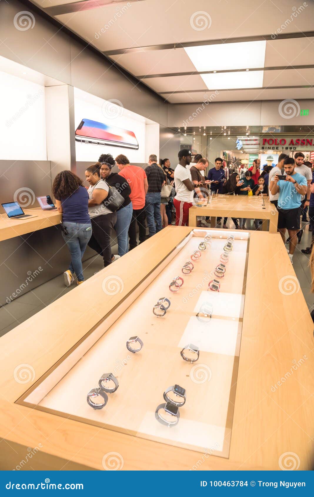 Apple Watch Series 3 At Apple Store Editorial Stock Image ...