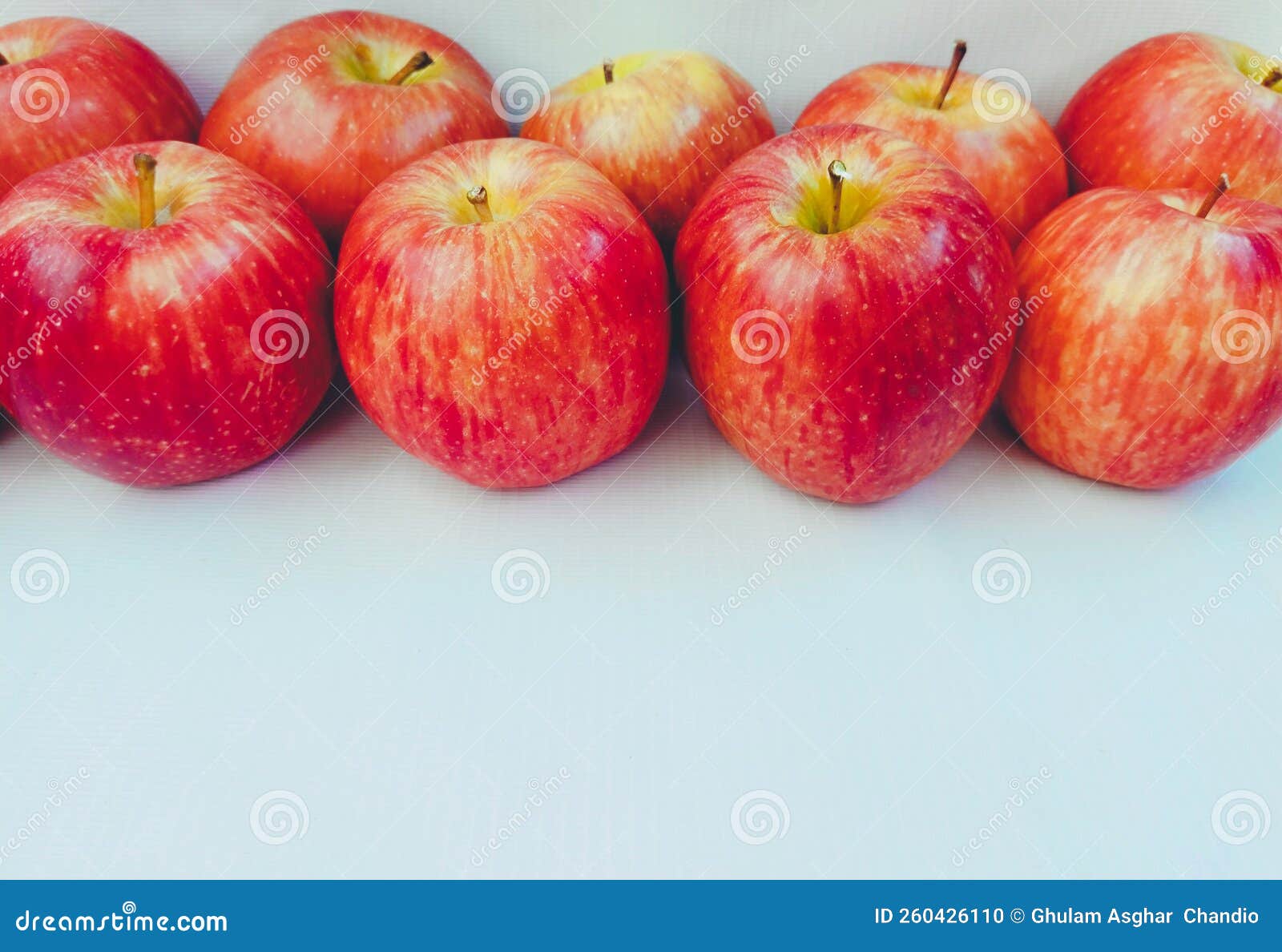 426,393 Red Apple Stock Photos - Free & Royalty-Free Stock Photos from  Dreamstime