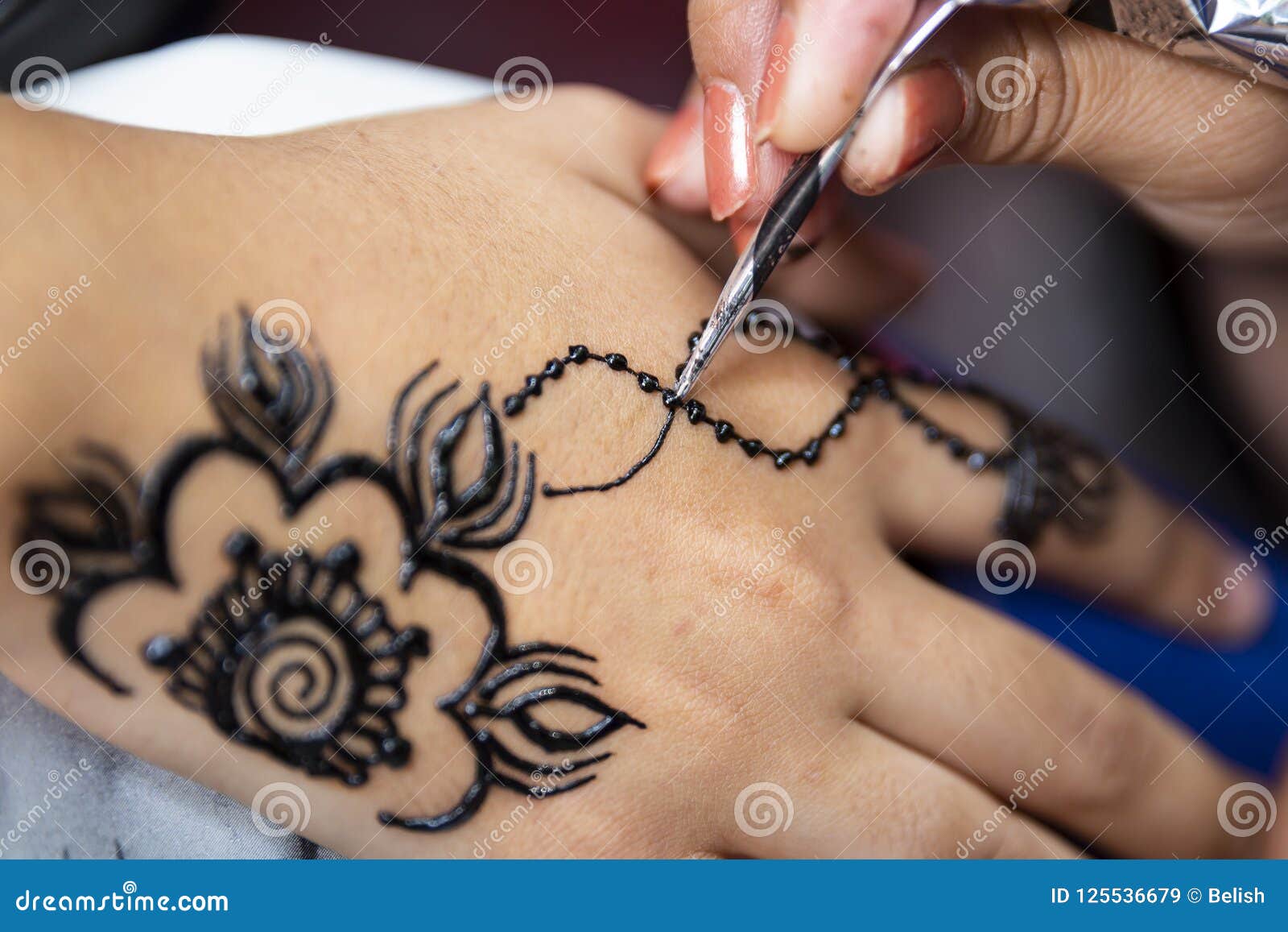 1,201 Black Henna Tattoo Stock Photos - Free & Royalty-Free Stock Photos  from Dreamstime