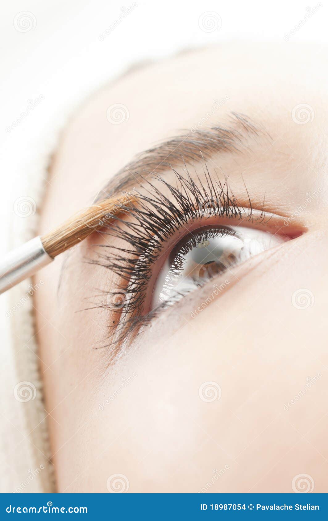 applying mascara