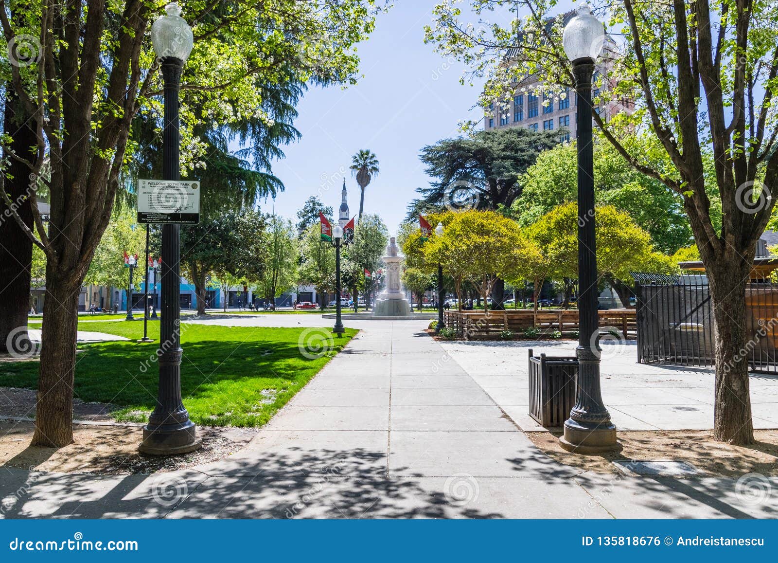 April 14 2018 Sacramento Ca Usa Pave Alley And Water Fountain In Cesar Chavez Plaza Editorial Photo Image Of Monument America 135818676