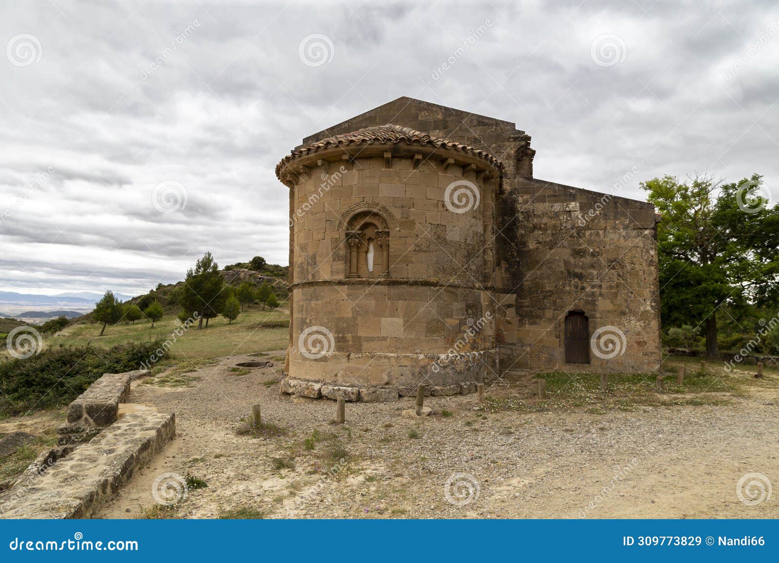 apse of the romanesque hermitage of santa maria de la piscina (12th century). san vicente de la sonsierra, spain.
