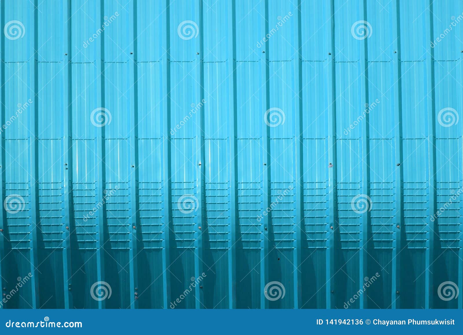 aqua metal sheet pattern and vertical line 