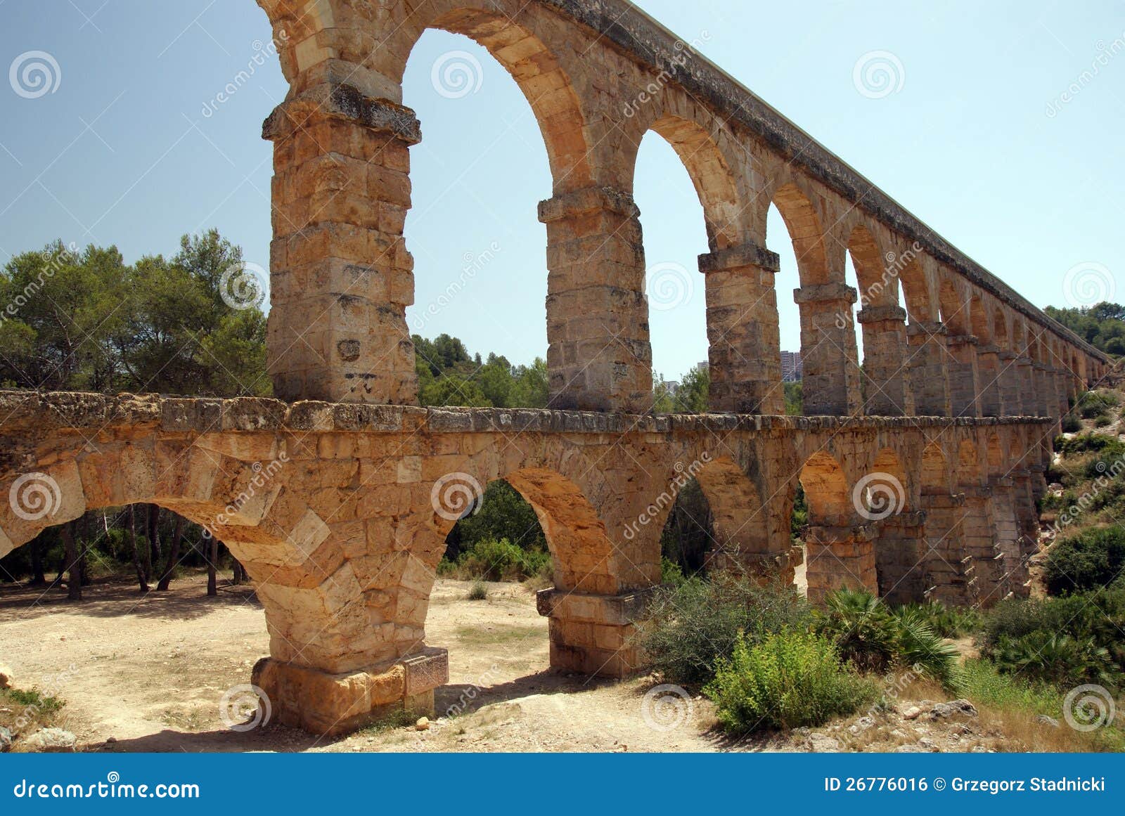 Aquaduct in Tarragona stock foto. Image of steen, boog 26776016