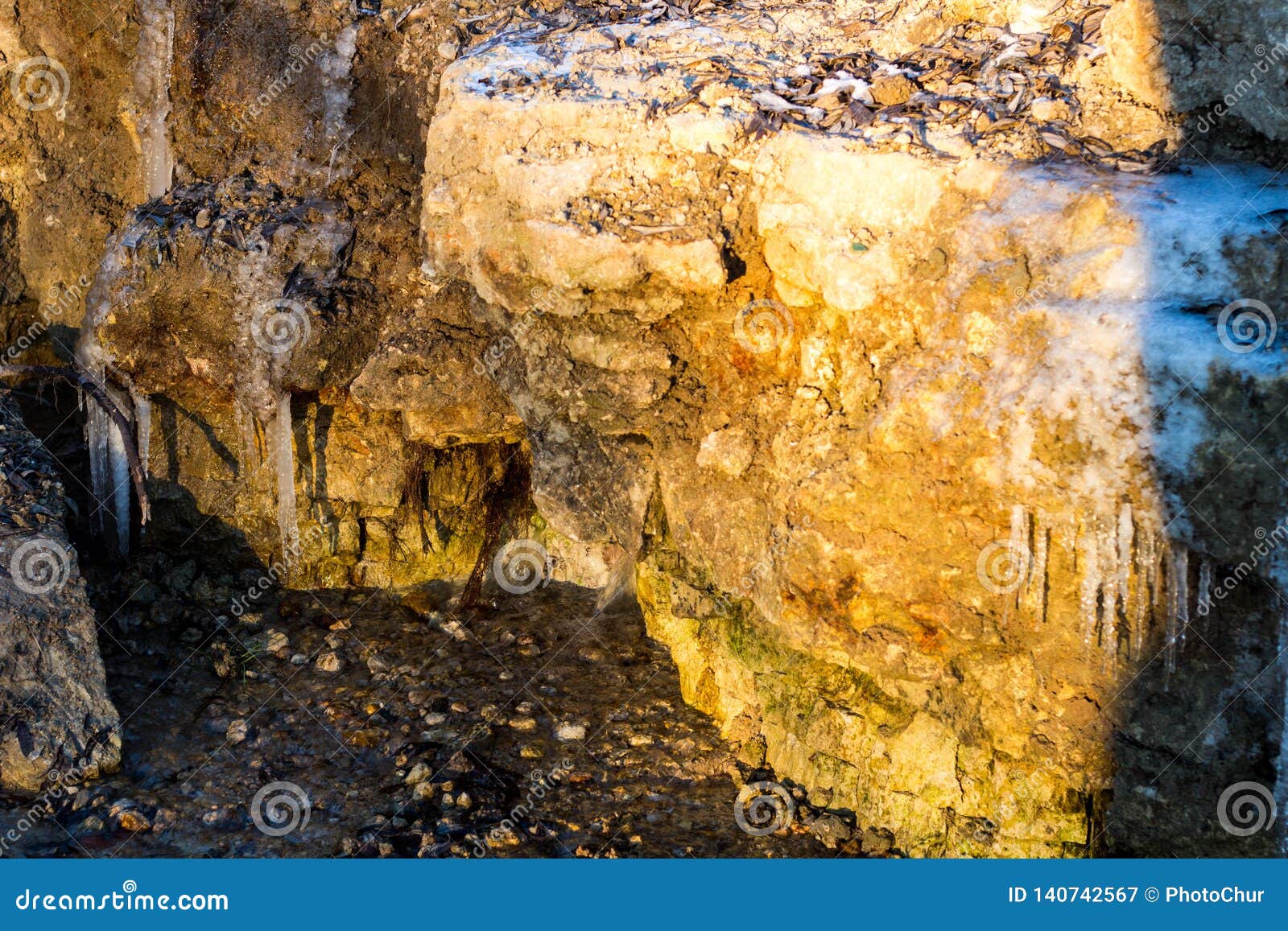 Aquifer in limestone stock image. Image of earth, stream 140742567