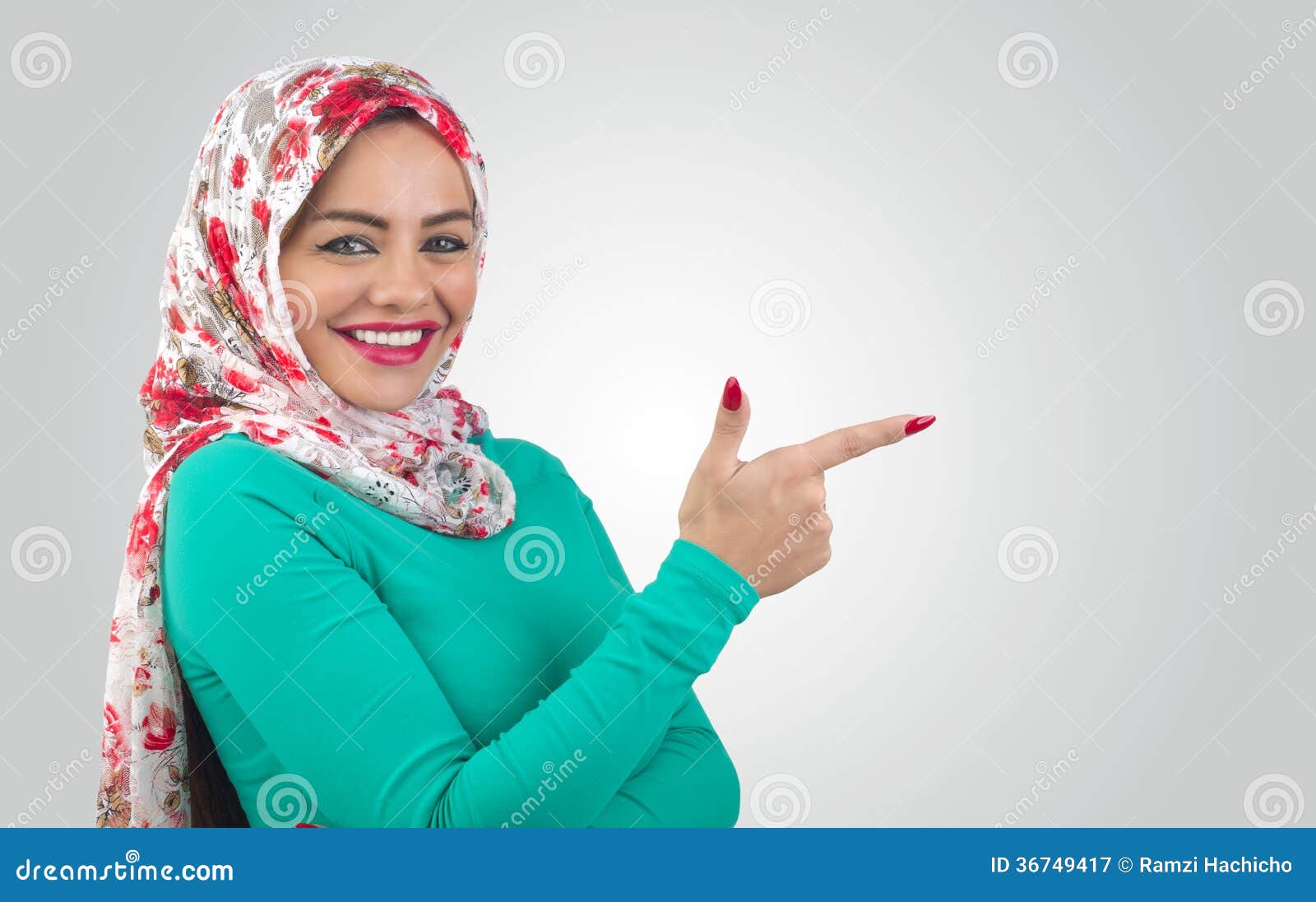 arabian woman holding car saudi, arabia, ksa, arabian, islam, charming, model, leisure, attractive, dhabi, qatar, presentation