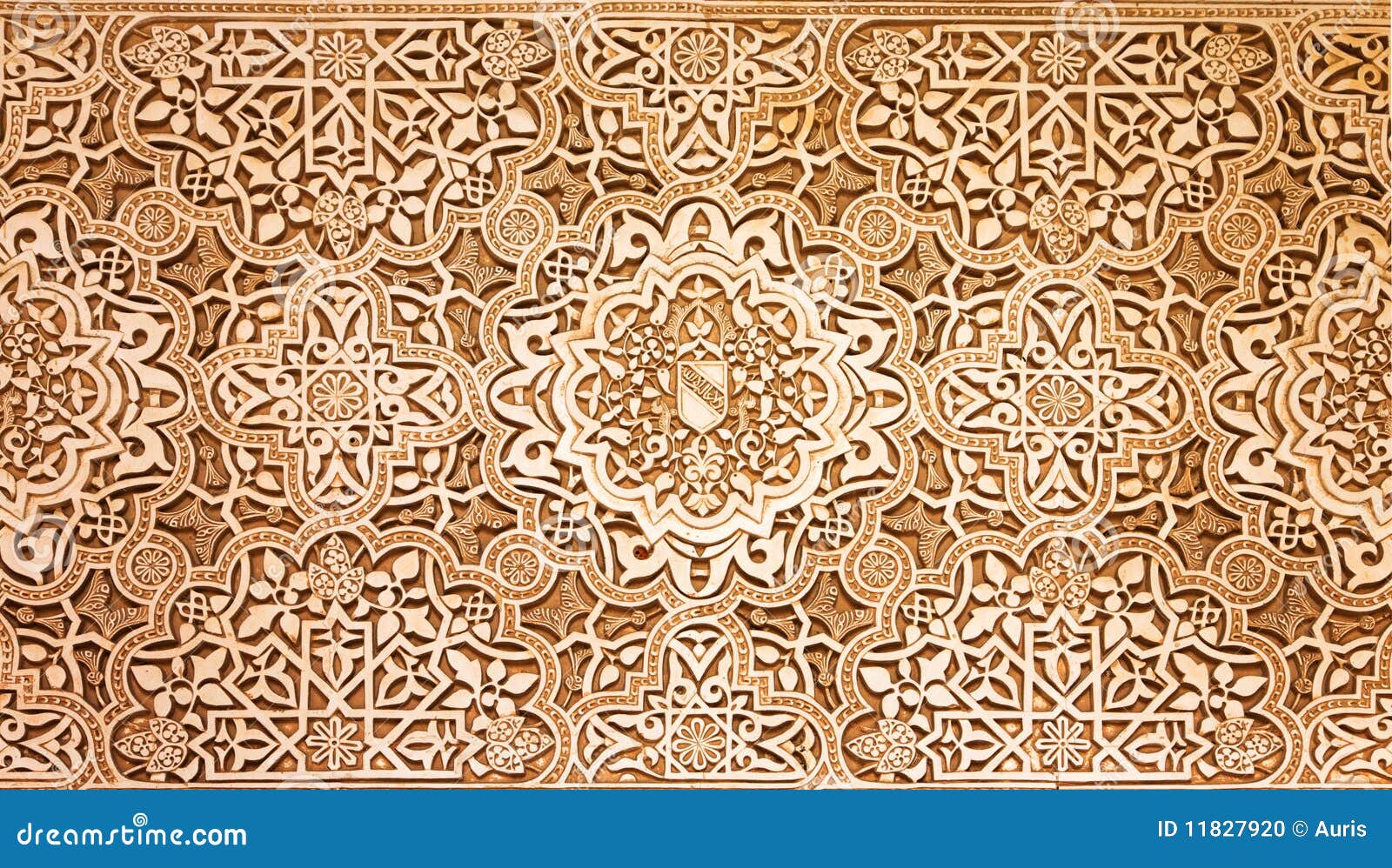 arabic pattern texture at alhambra palace