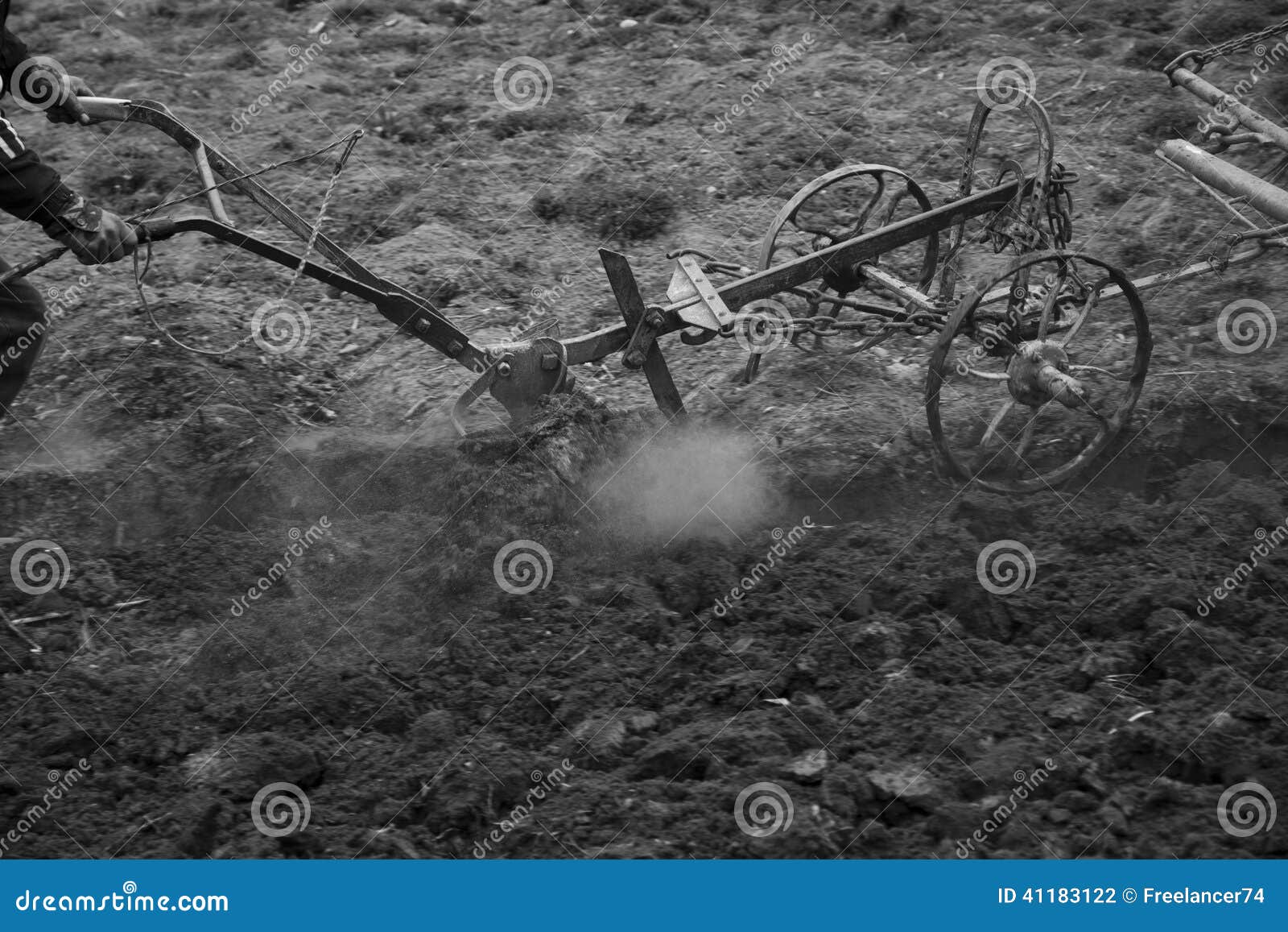 Raque Histórico De Feno Rake Grief Rake Costumava Ser Puxado Por Cavalo  Imagem de Stock - Imagem de usado, velho: 232204351