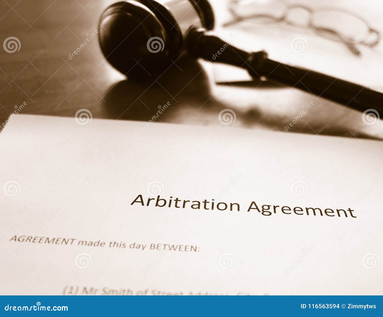arbitration agreement and gavel