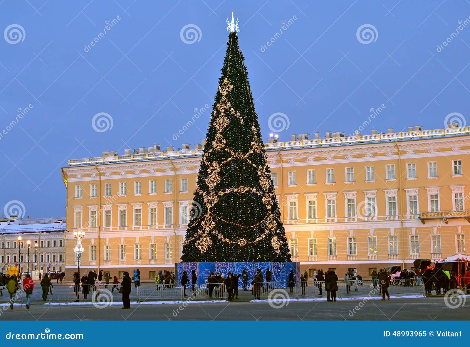 Arbre De Noël à St Petersburg, Russie Image éditorial Image du saint