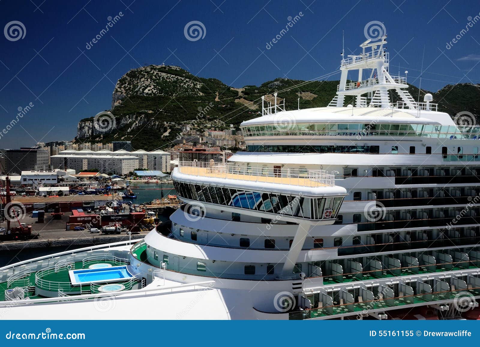 Arc d'un bateau de croisière. L'arc de P&O Ventura - port 2012 du Gibraltar